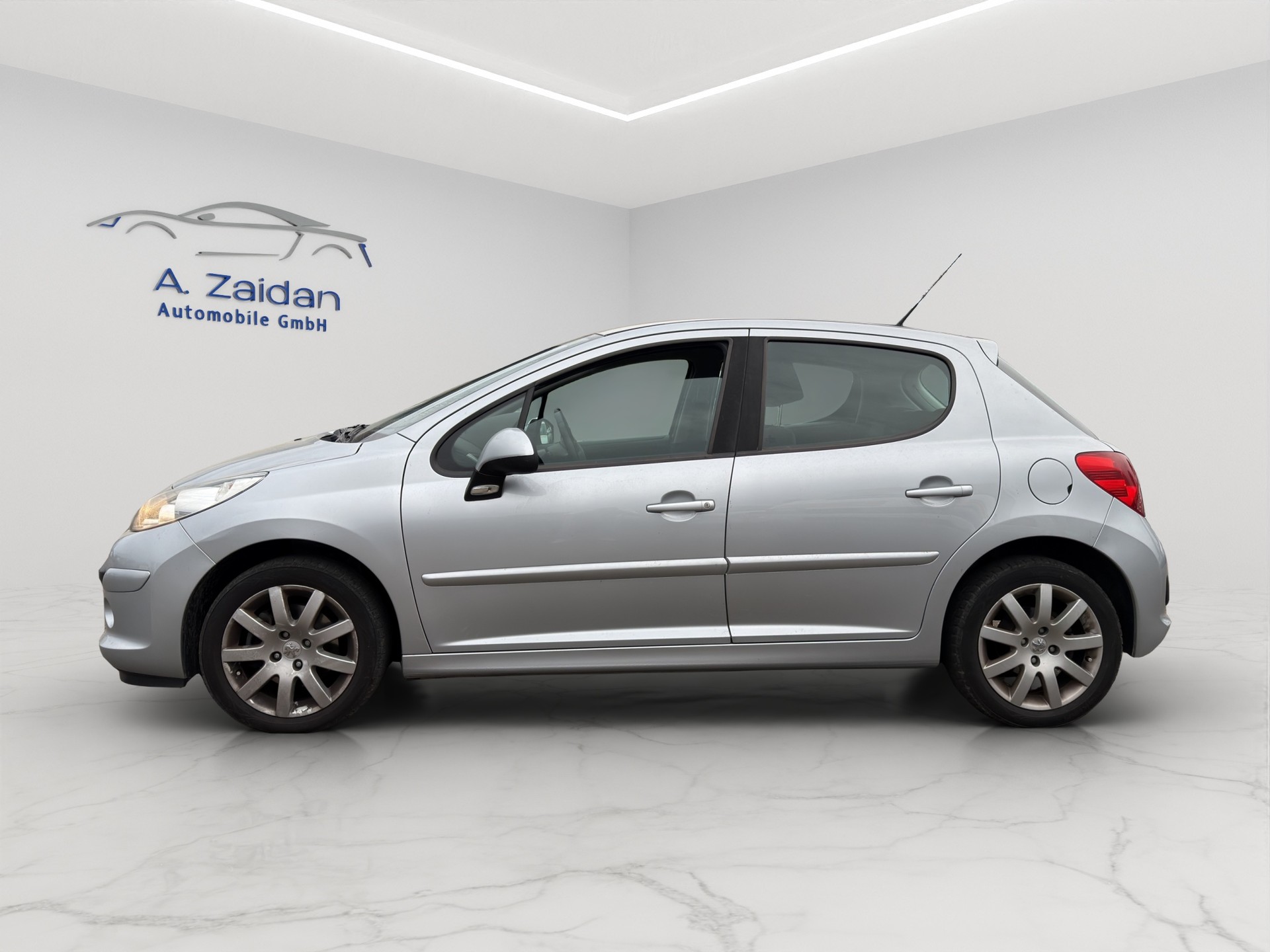 PEUGEOT 207 1.6 16V XS Automatic-image-7