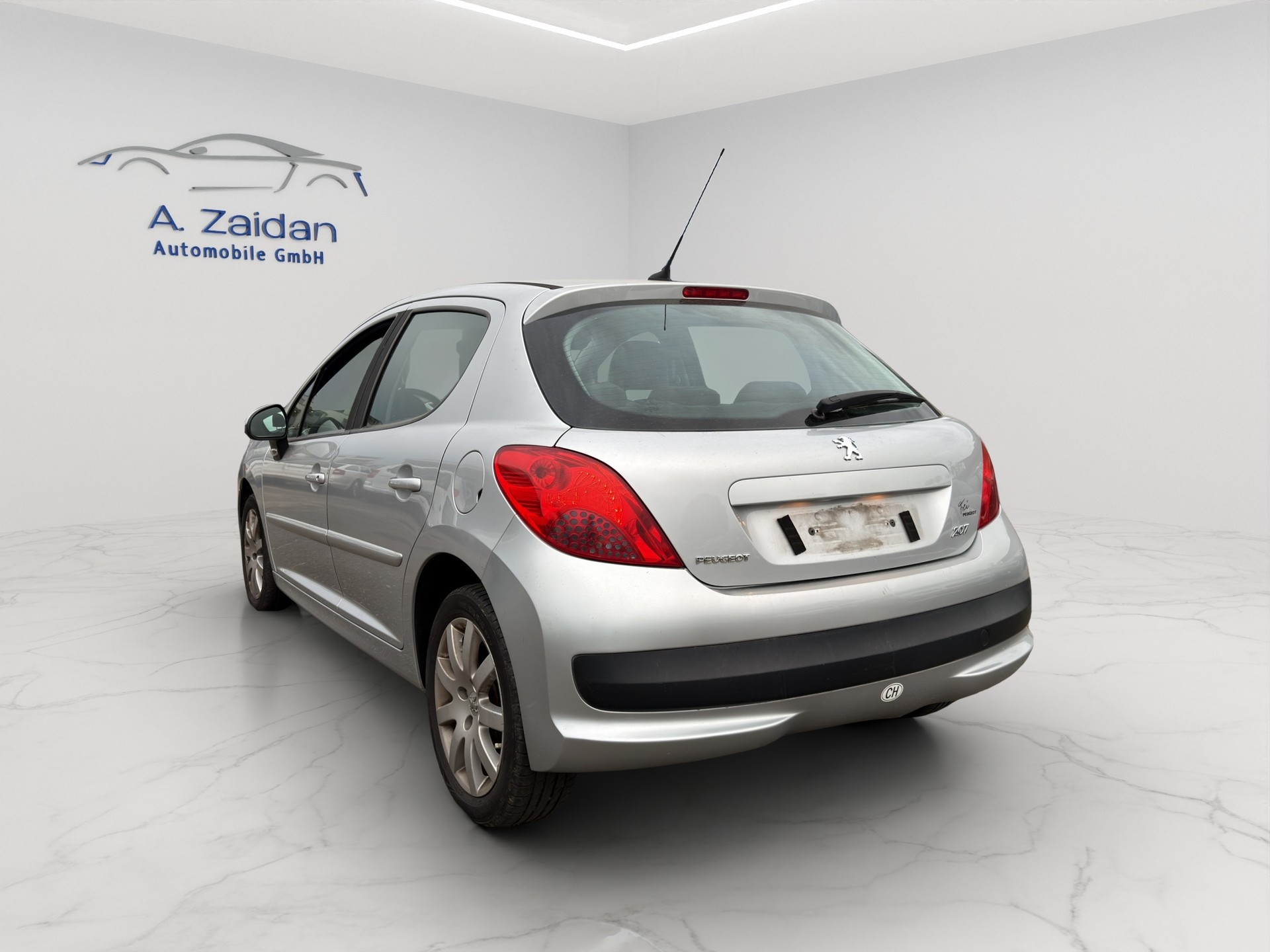 PEUGEOT 207 1.6 16V XS Automatic-image-6