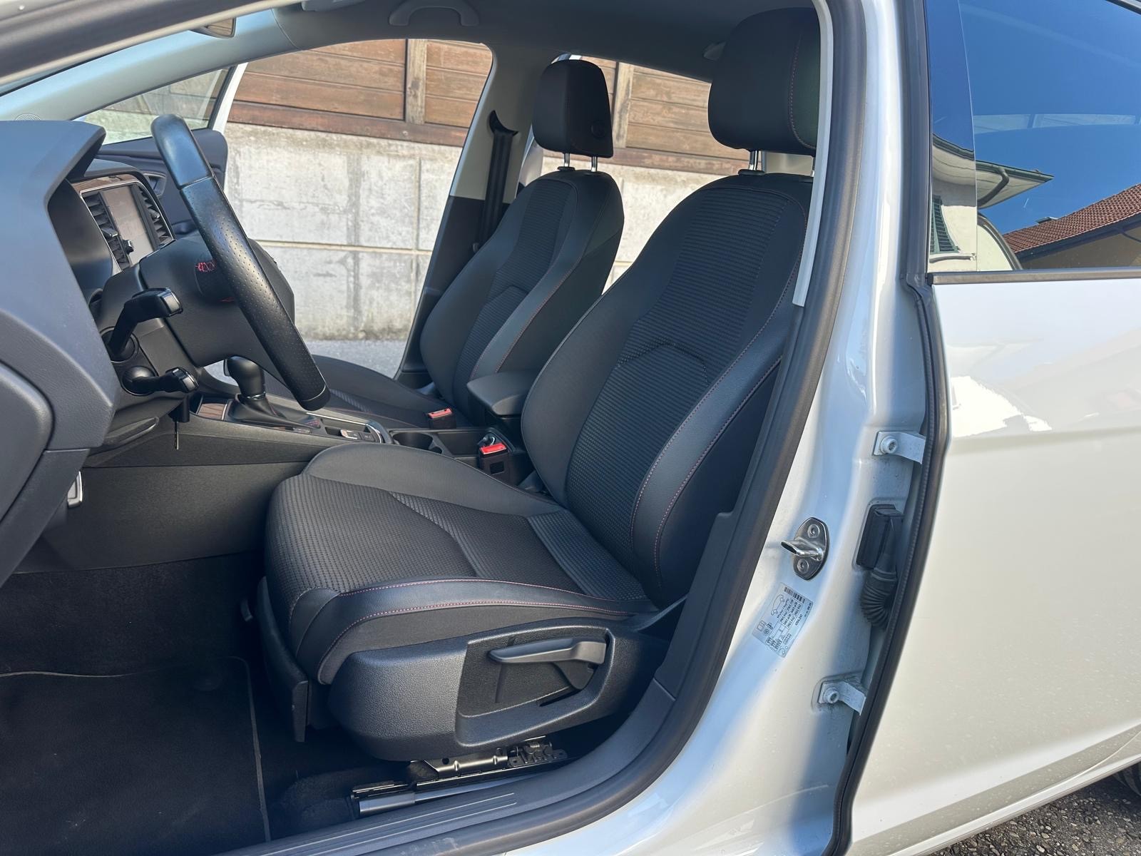 SEAT Leon 2.0 TSI FR DSG-image-8