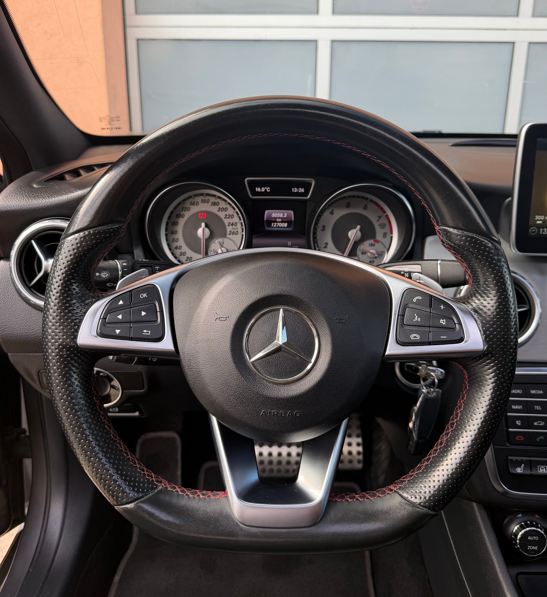 MERCEDES-BENZ GLA 250 AMG Line 4Matic 7G-DCT-image-11