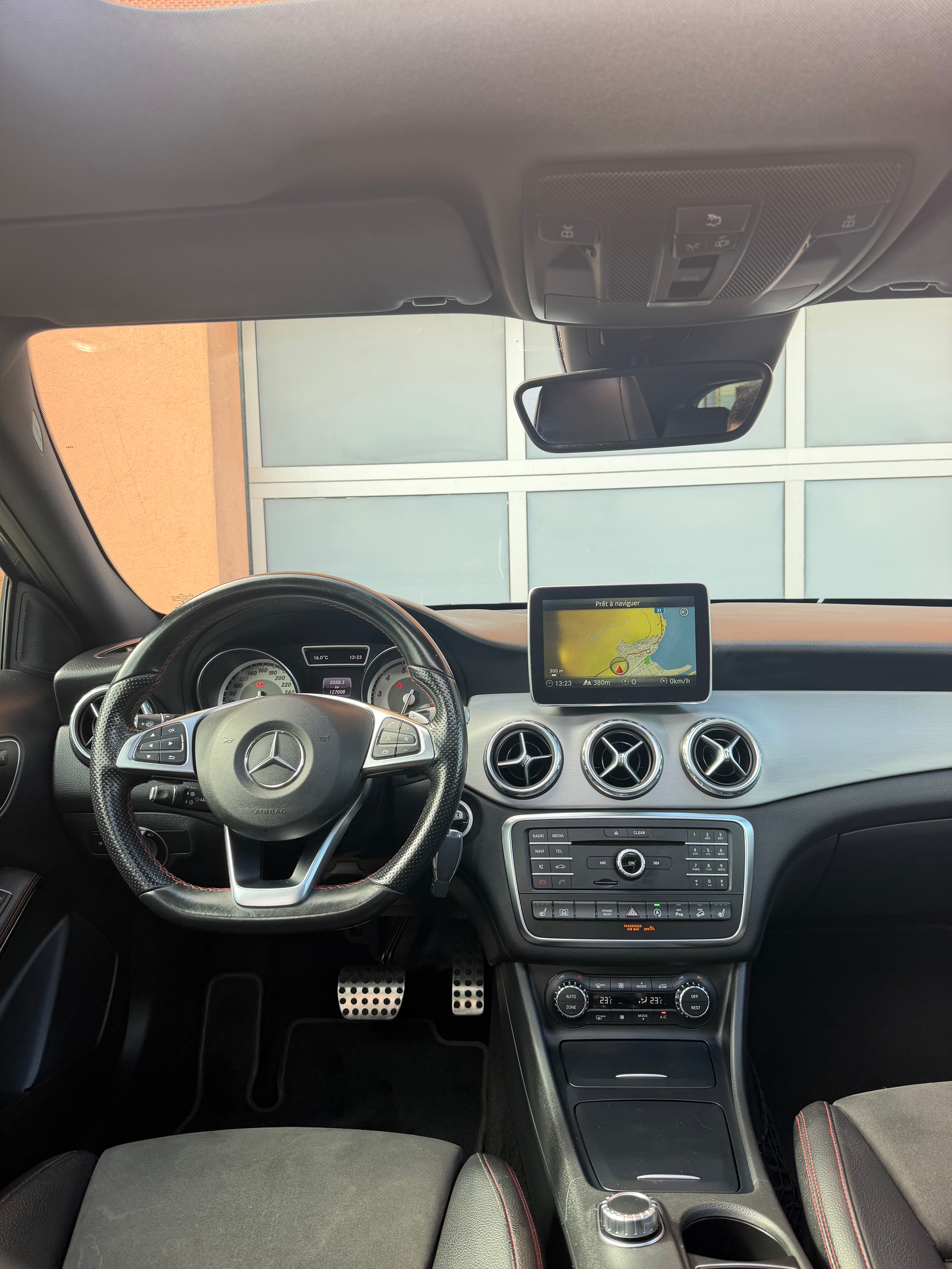 MERCEDES-BENZ GLA 250 AMG Line 4Matic 7G-DCT-image-8