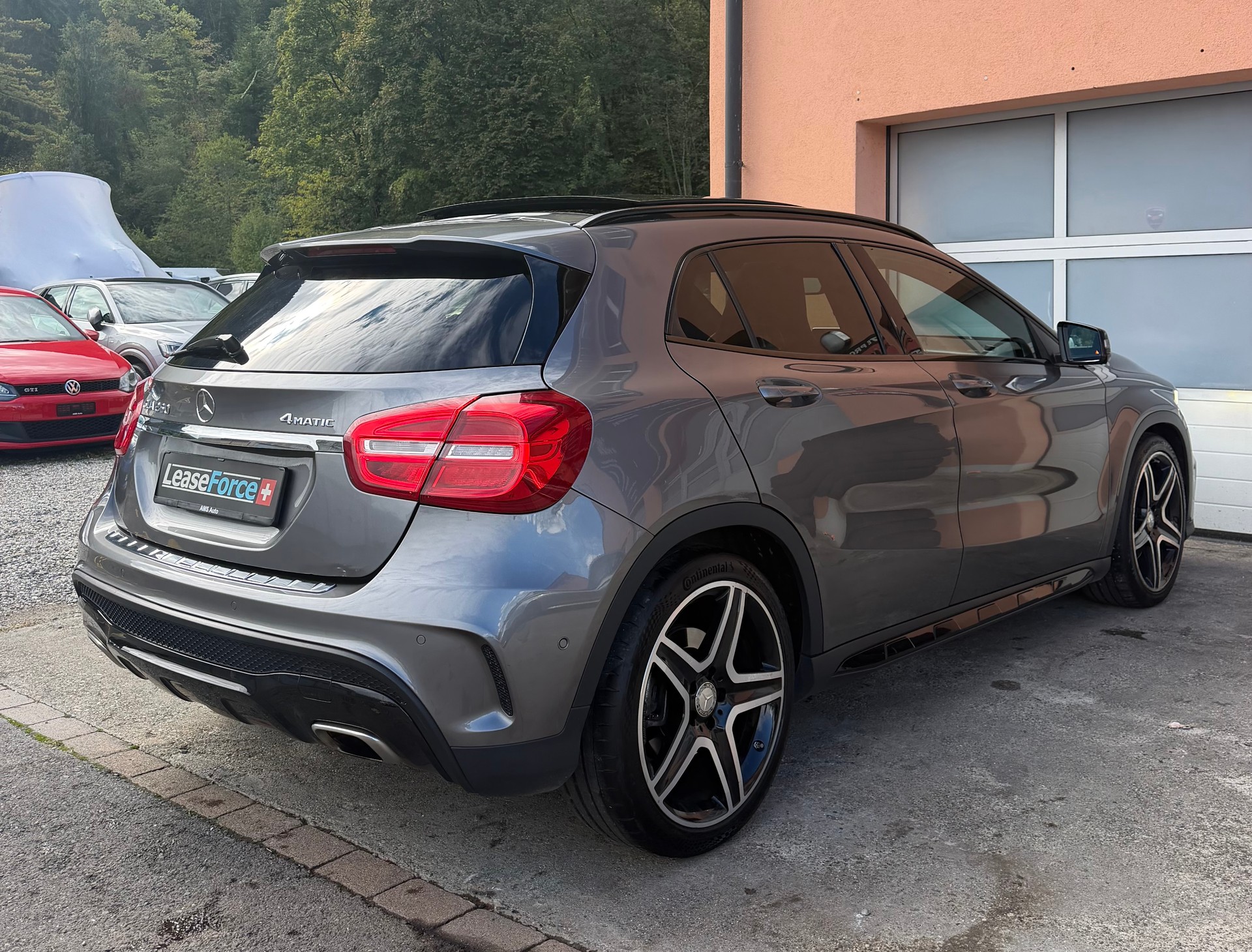 MERCEDES-BENZ GLA 250 AMG Line 4Matic 7G-DCT-image-5