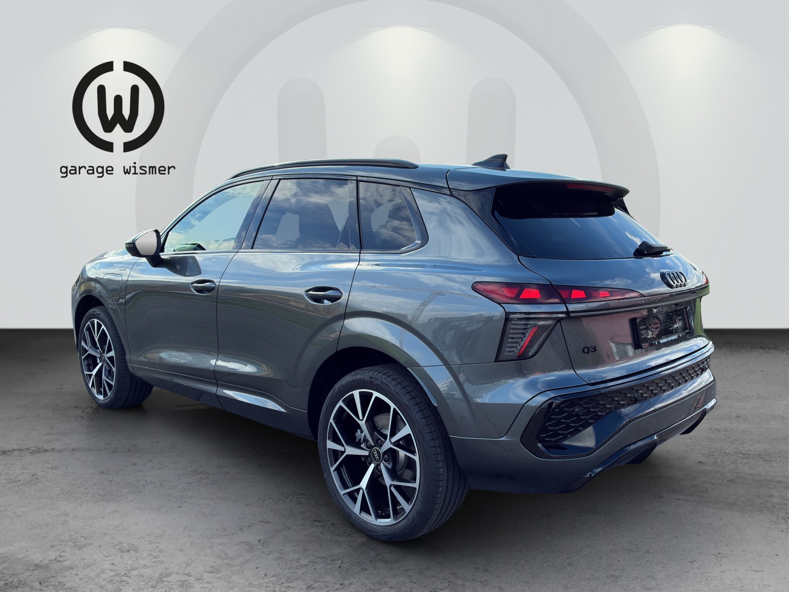 AUDI Q3 SUV e-hybrid 200 kW S tronig-image-2