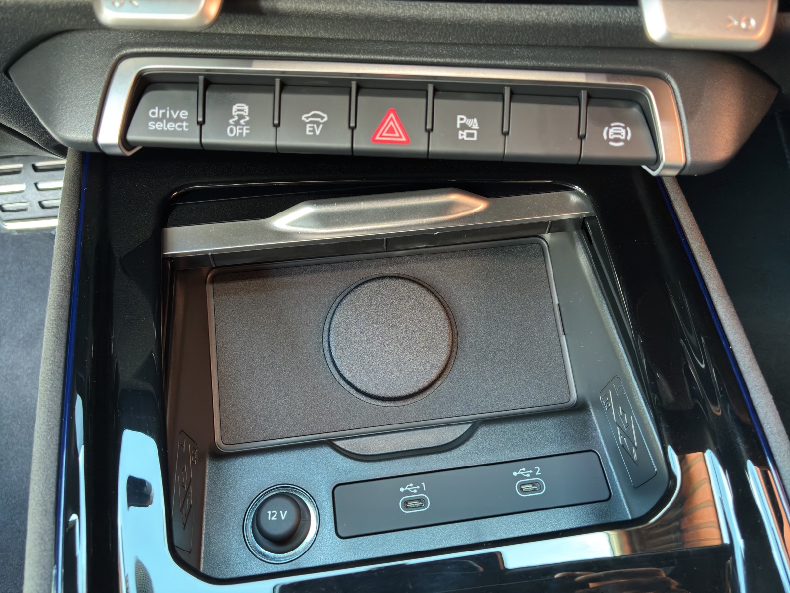 AUDI Q3 SUV e-hybrid 200 kW S tronig-image-14