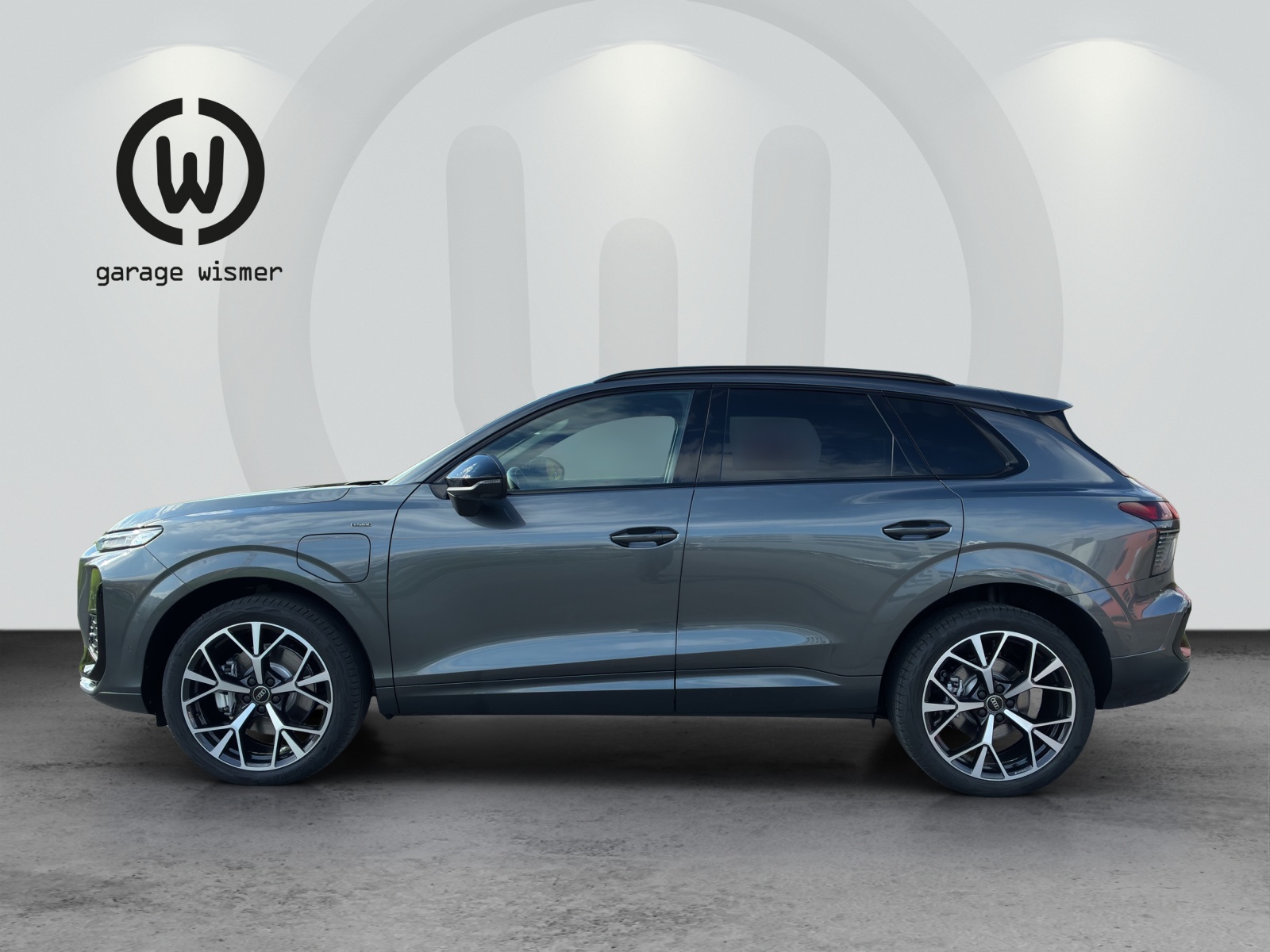 AUDI Q3 SUV e-hybrid 200 kW S tronig-image-1