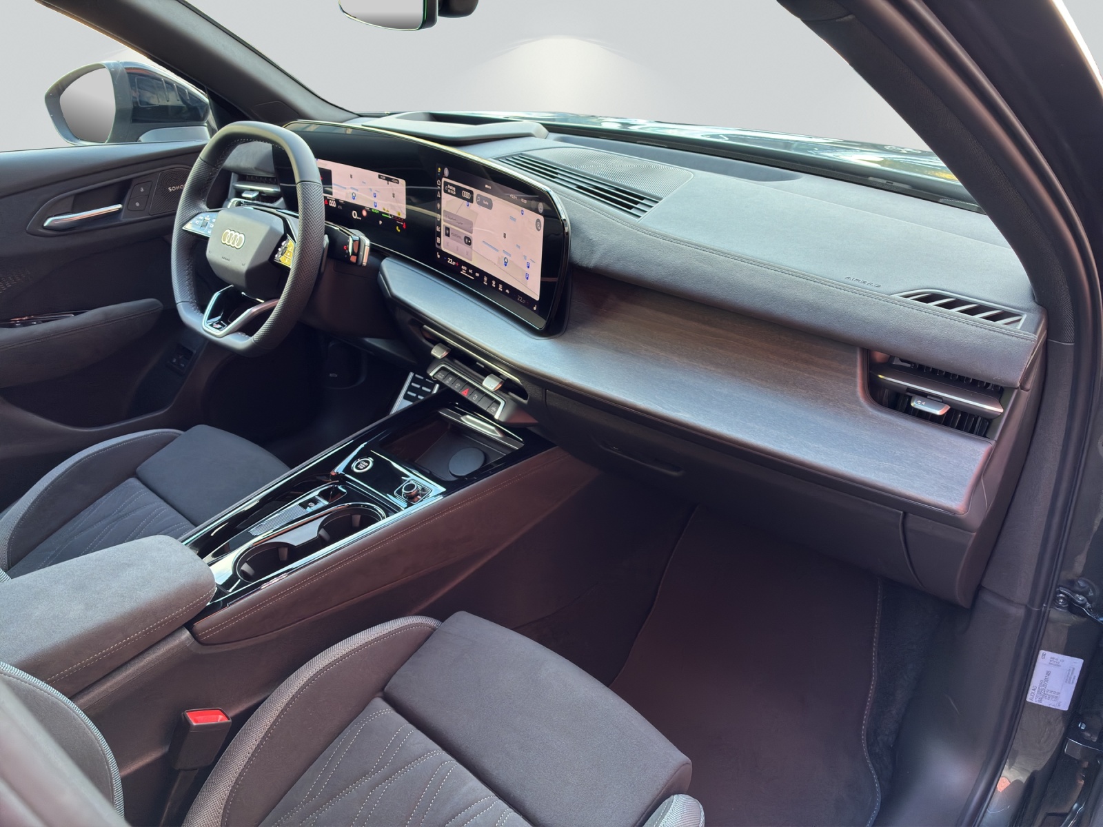 AUDI Q3 SUV e-hybrid 200 kW S tronig-image-7