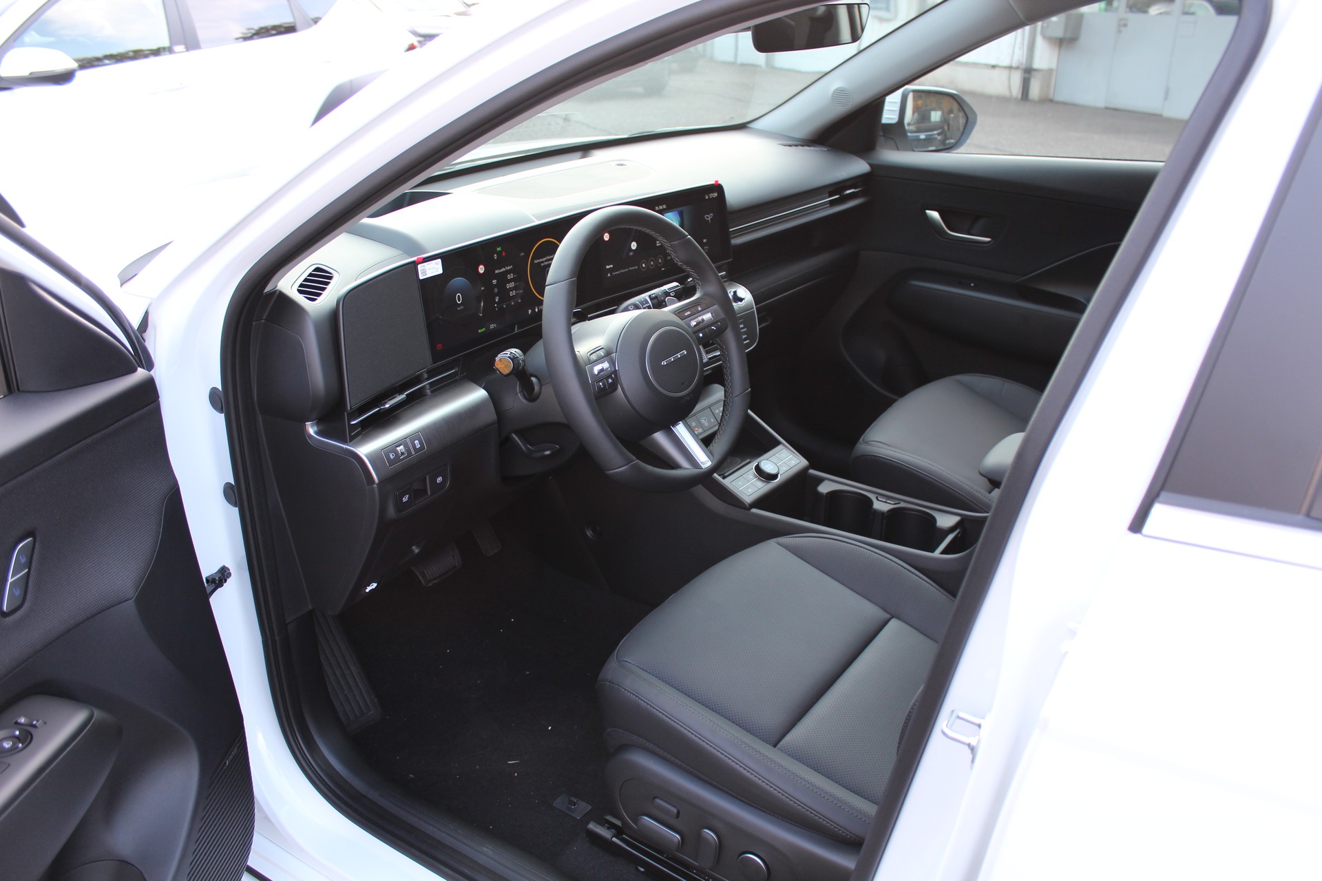 HYUNDAI Kona EV 65.4 kWh Vertex-image-8
