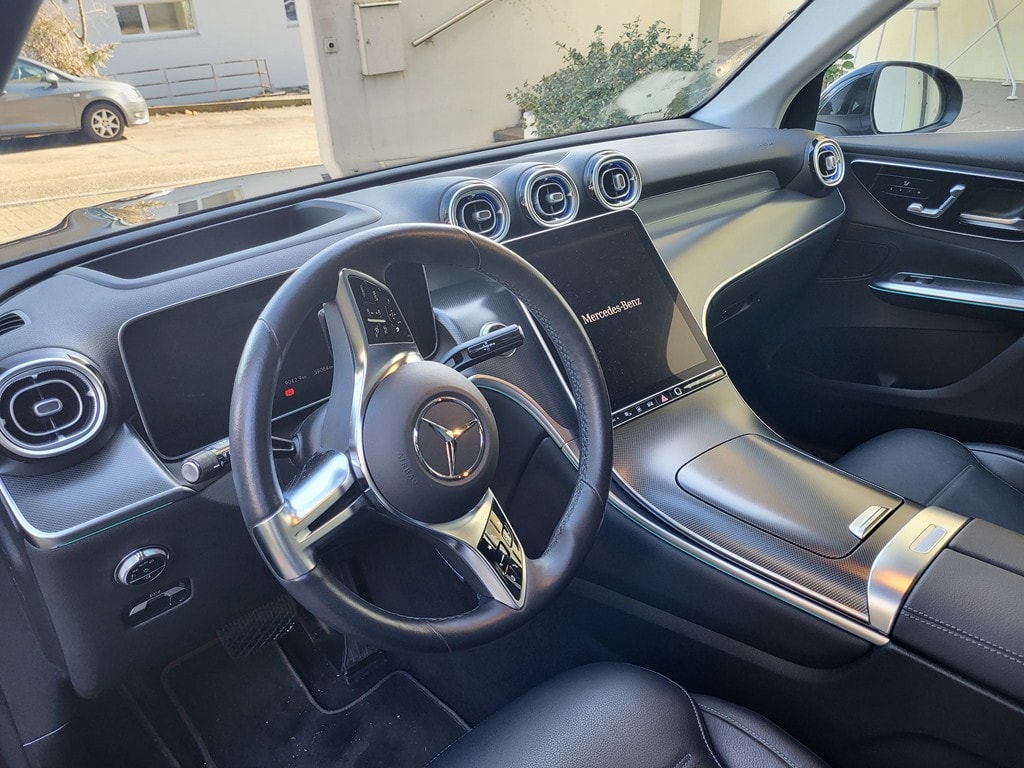 MERCEDES-BENZ GLC 220-image-1