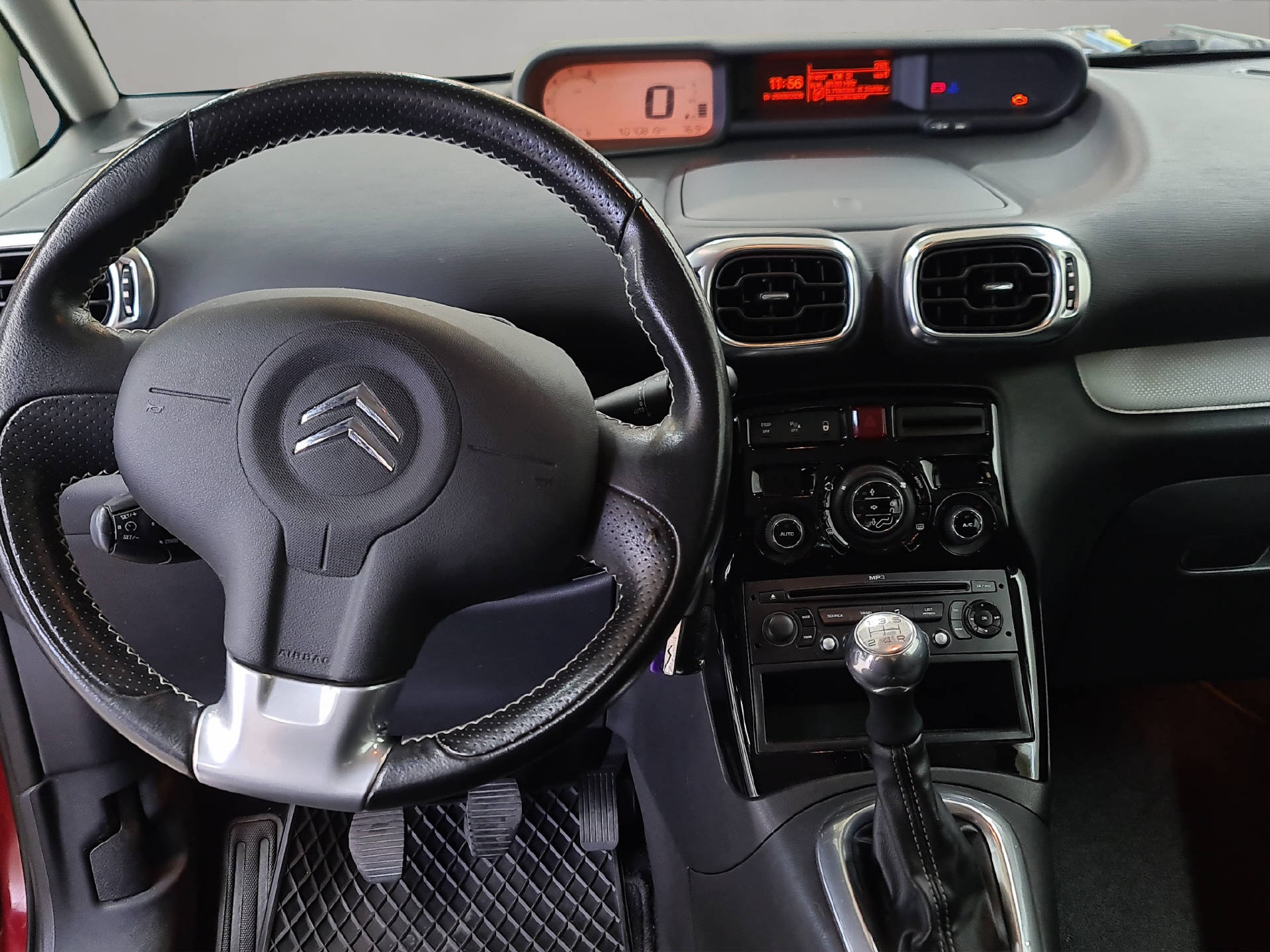 CITROEN C3 Picasso 1.6 VTi Exclusive-image-7