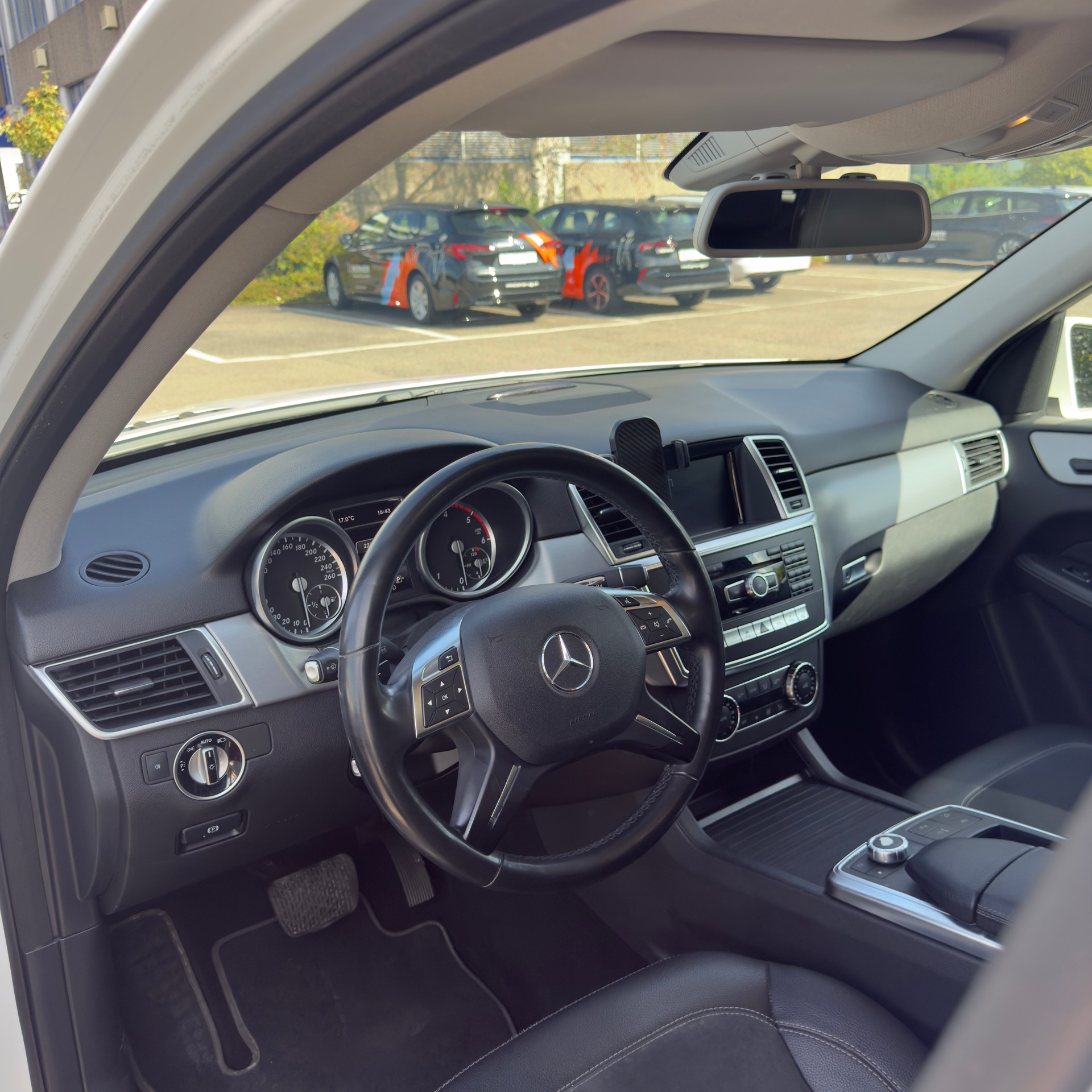 MERCEDES-BENZ ML 350 CDI BlueTec-image-4