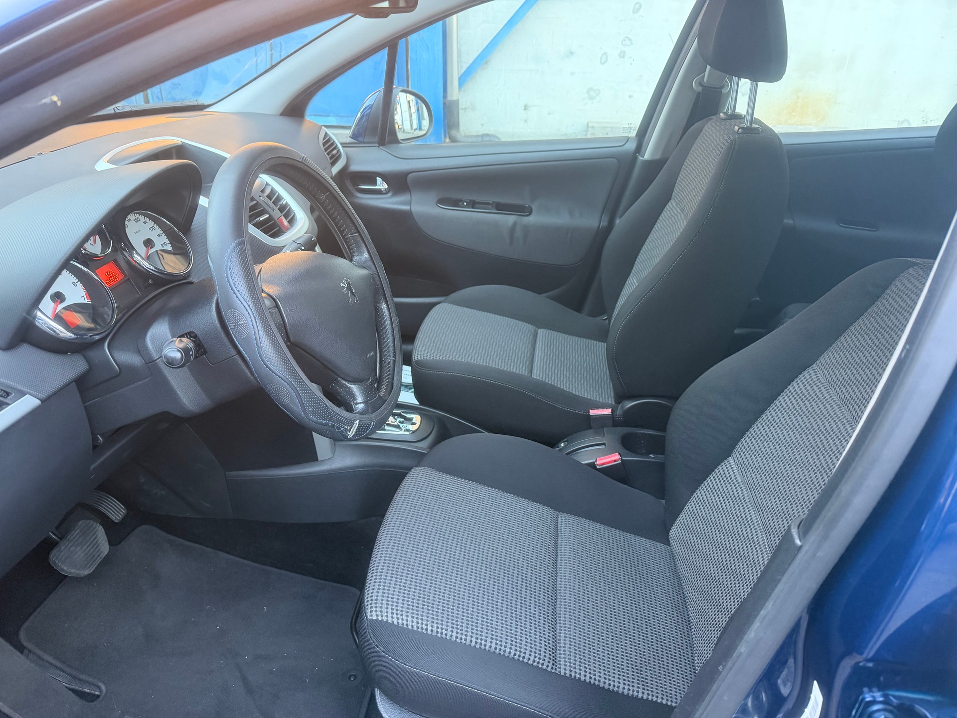 PEUGEOT 207 SW 1.6 16V Sport Automatic-image-5