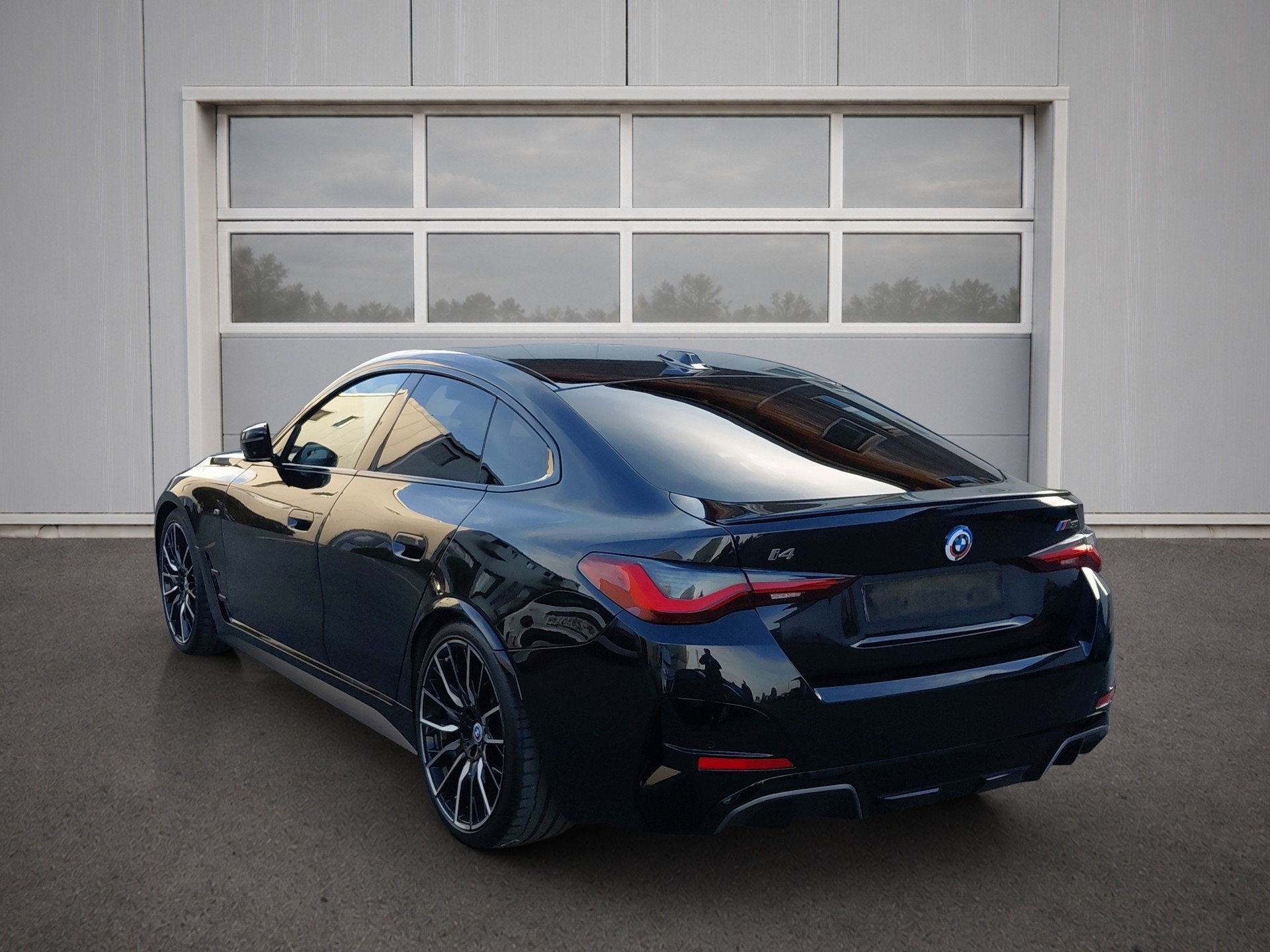 BMW i4 M50-image-4
