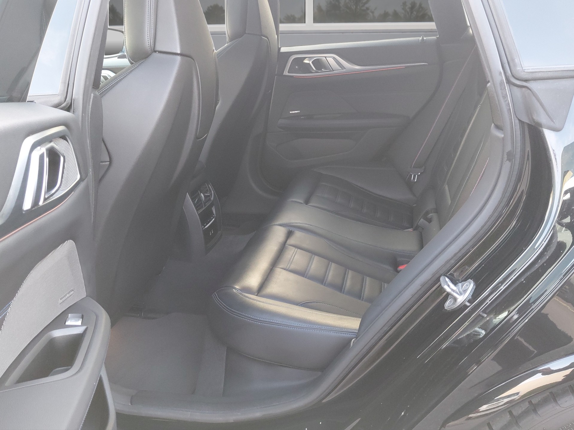 BMW i4 M50-image-14