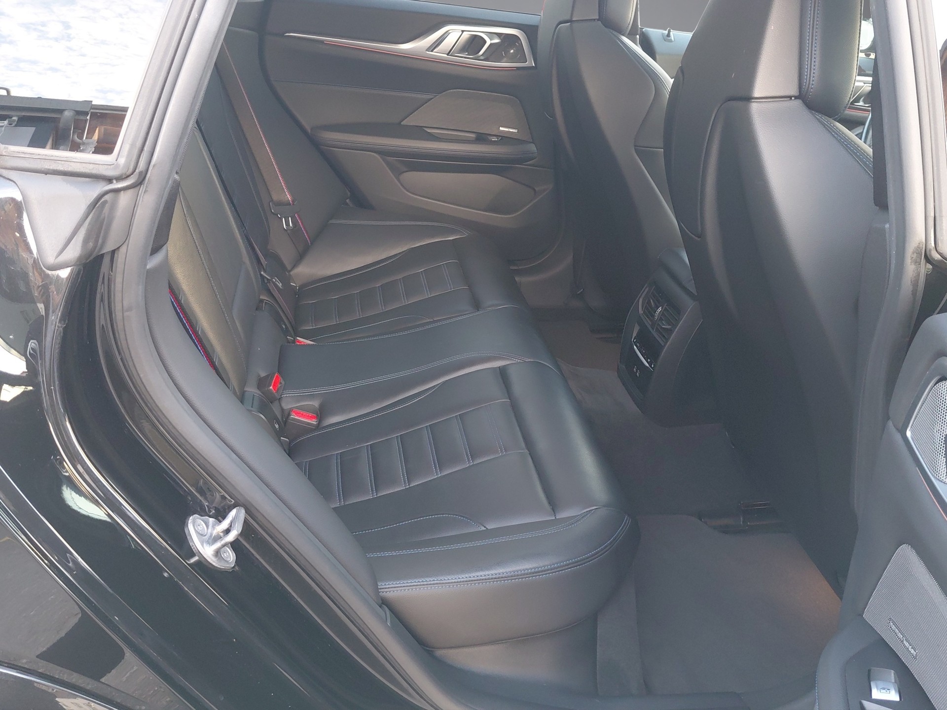 BMW i4 M50-image-15