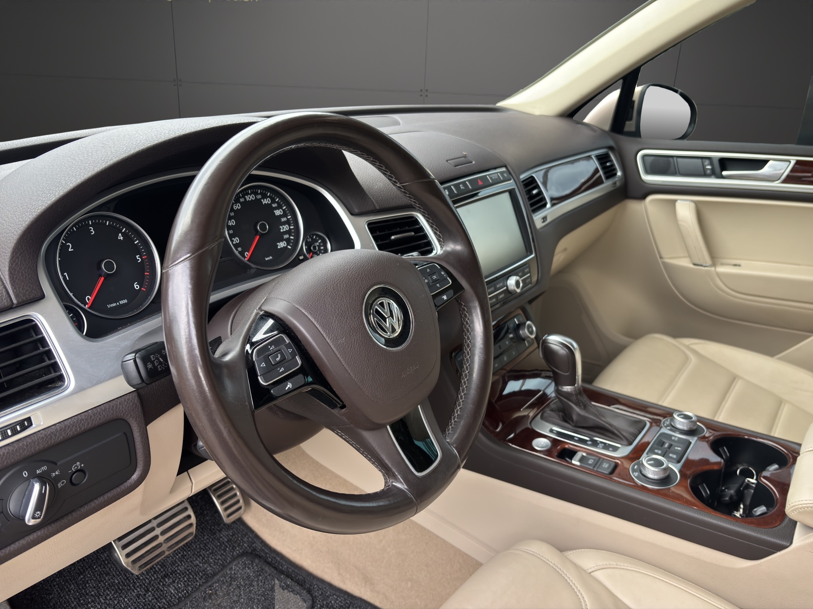 VW Touareg 3.0 TDI BlueMotion Technology Tiptronic-image-3