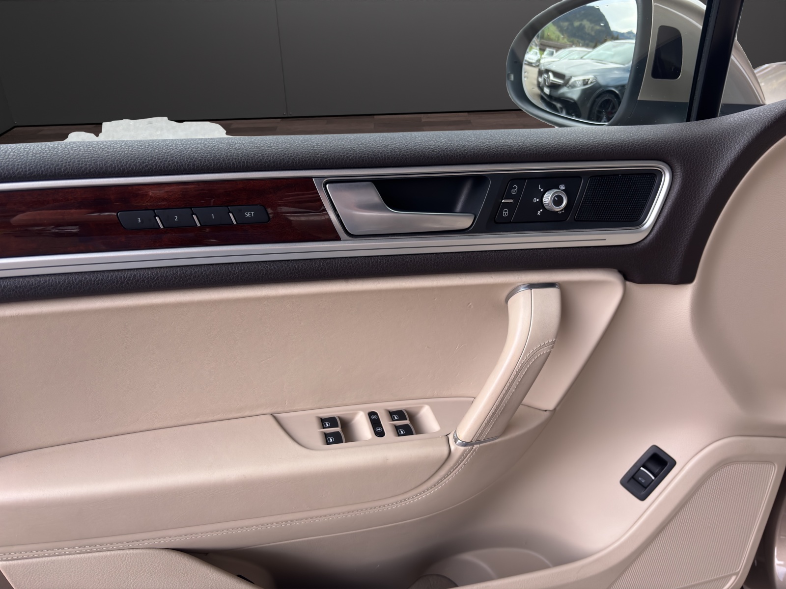 VW Touareg 3.0 TDI BlueMotion Technology Tiptronic-image-11