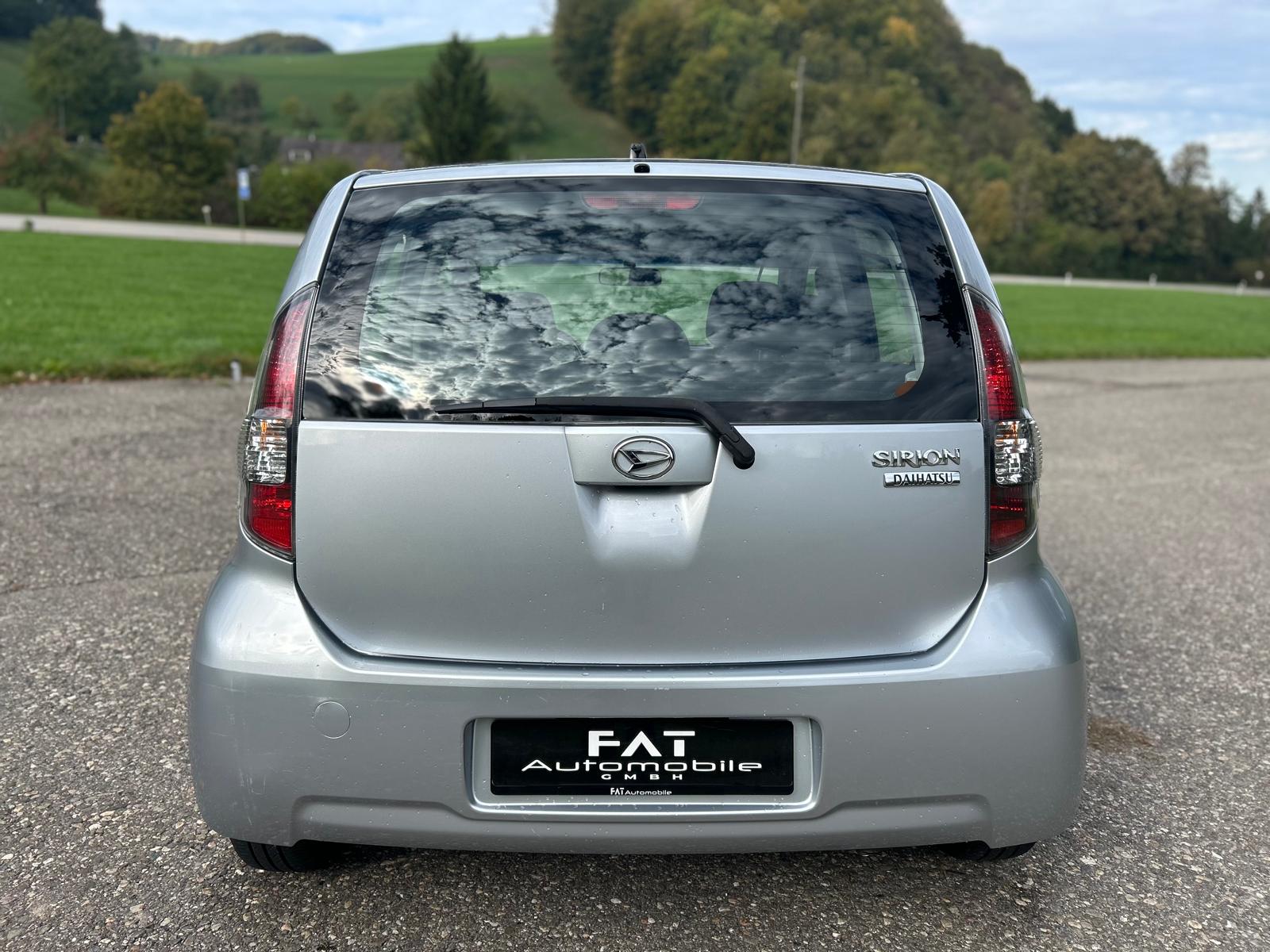 DAIHATSU Sirion 1.3-showroom-element-3
