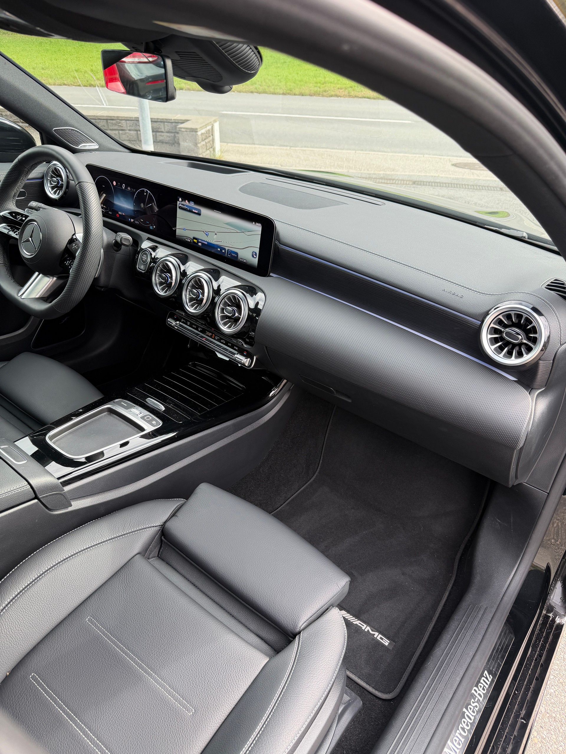MERCEDES-BENZ A 220 4Matic 8G-DCT-image-9