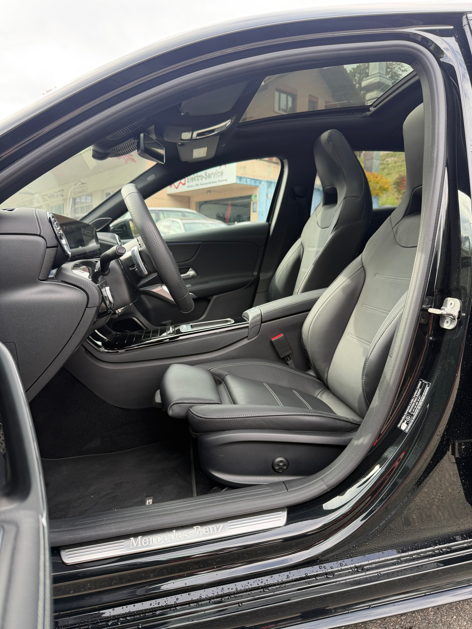 MERCEDES-BENZ A 220 4Matic 8G-DCT-image-7