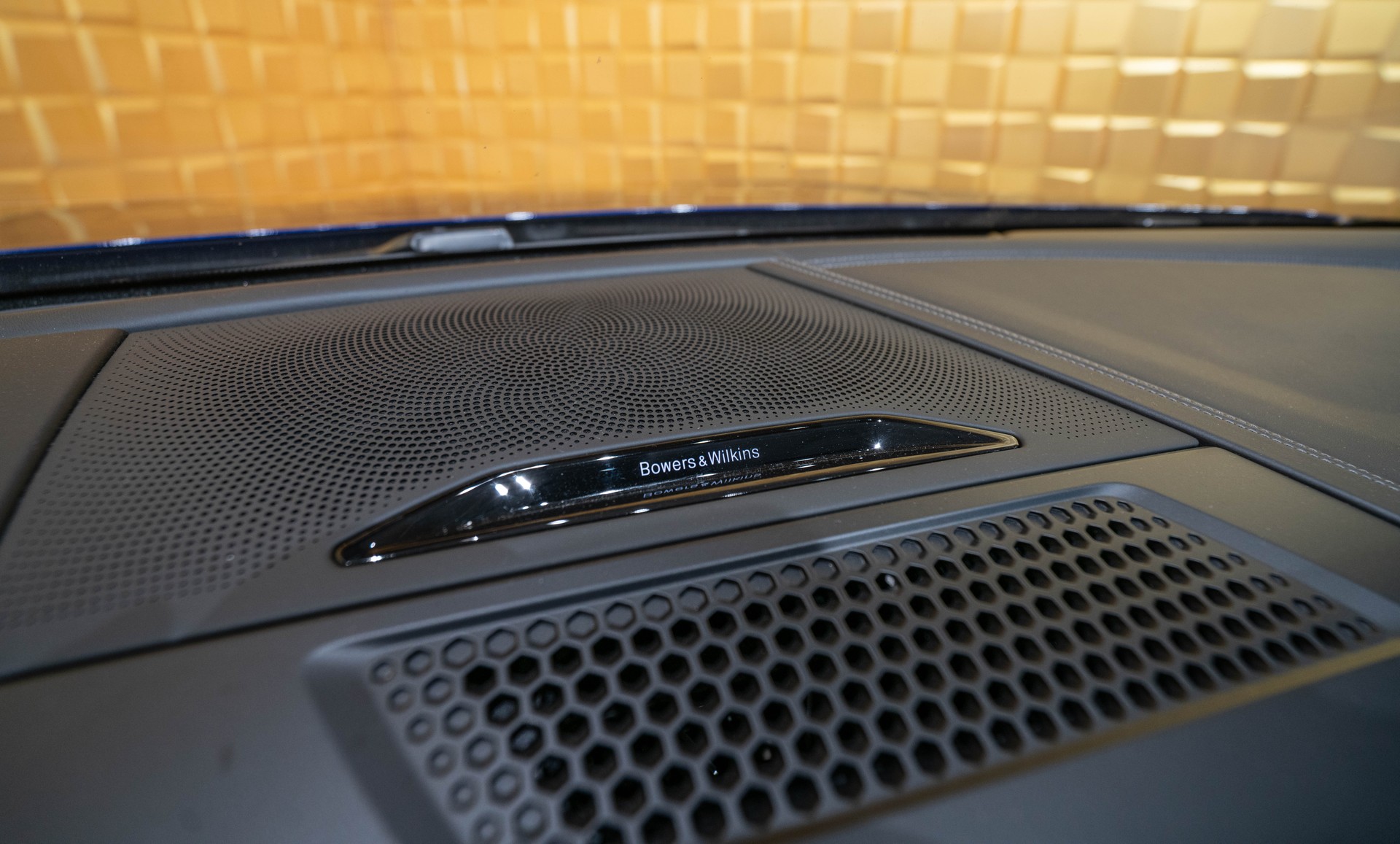 BMW M8 xDrive M Competition Steptronic-image-22