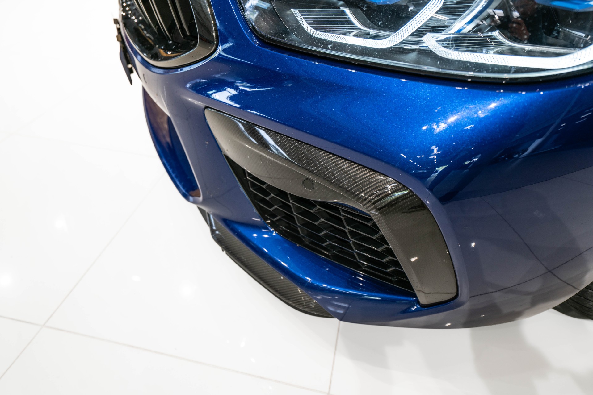 BMW M8 xDrive M Competition Steptronic-showroom-element-3