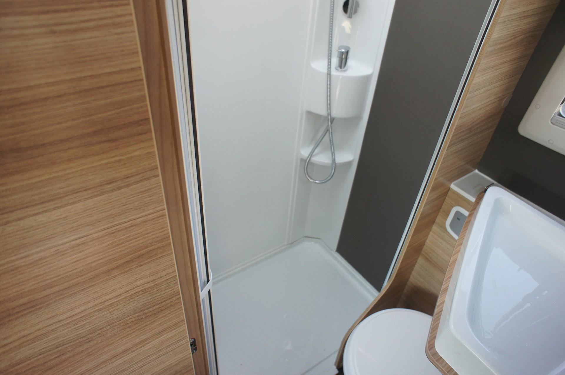 ADRIA SONIC Axess I 600 SL-image-10