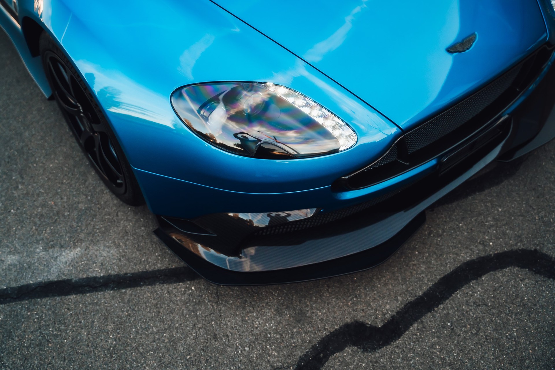 ASTON MARTIN V8 Vantage GT8-image-5