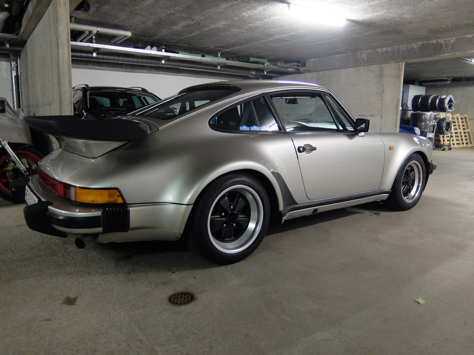 PORSCHE 911 SC-image-1