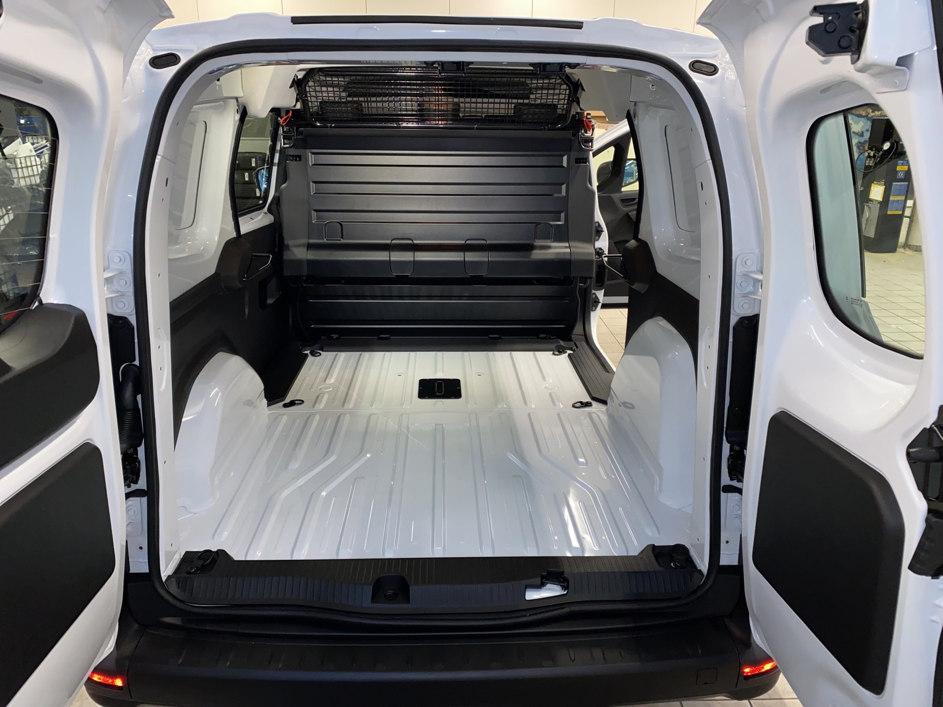 RENAULT Kangoo Van 1.3TCe Standard L2 DoppelKabine 5-Platz 130 PF Advance EDC-image-6