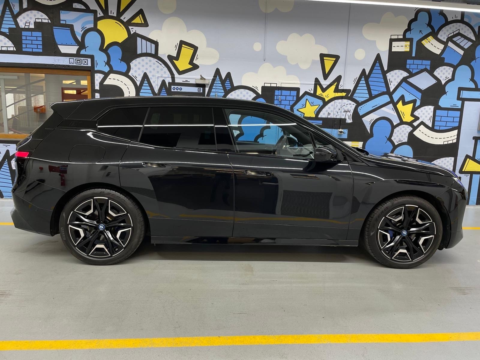 BMW iX xDrive40 Launch Edition-image-2