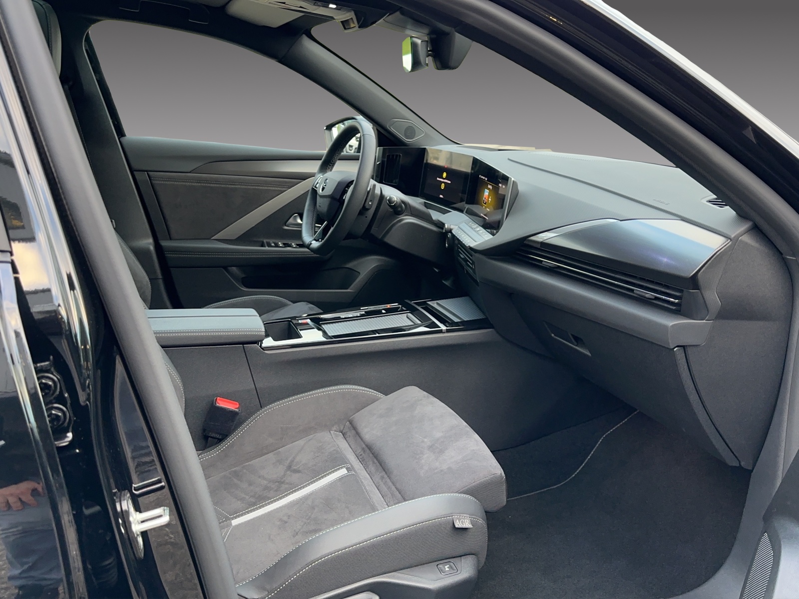 OPEL Astra 1.6 PHEV Turbo GSe A-image-11