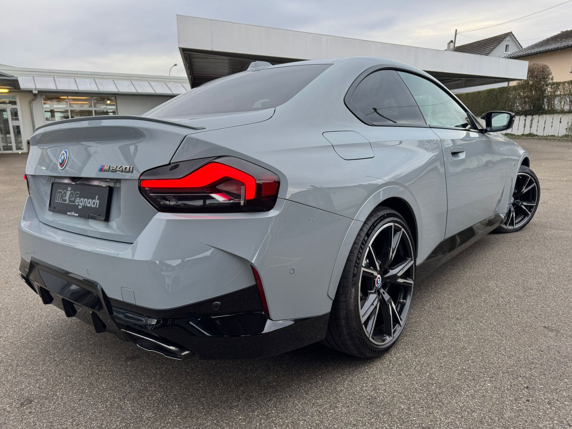 BMW M240i xDrive Steptronic-image-6