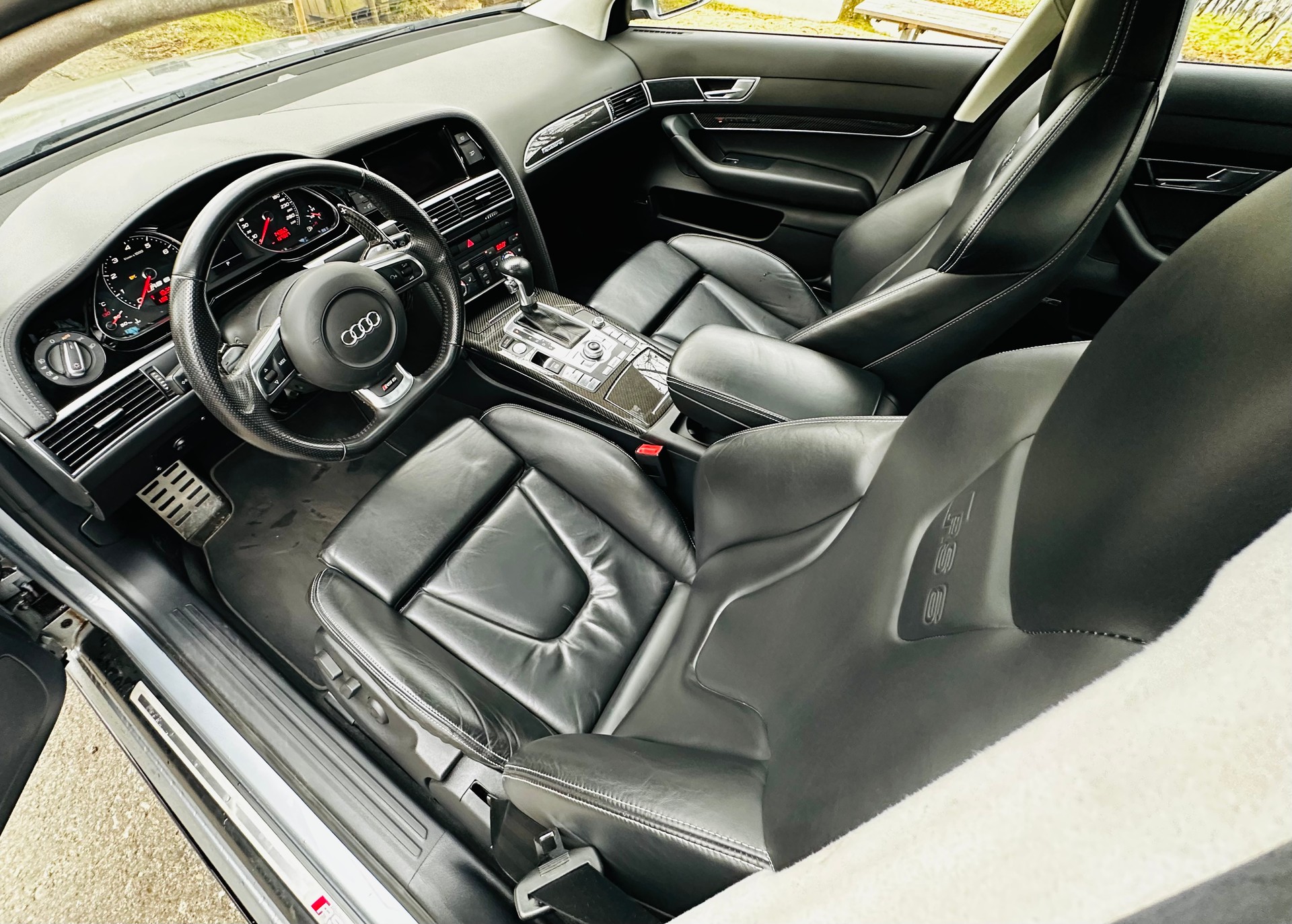AUDI RS6 5.0 TFSI V10 quattro tiptronic-image-20