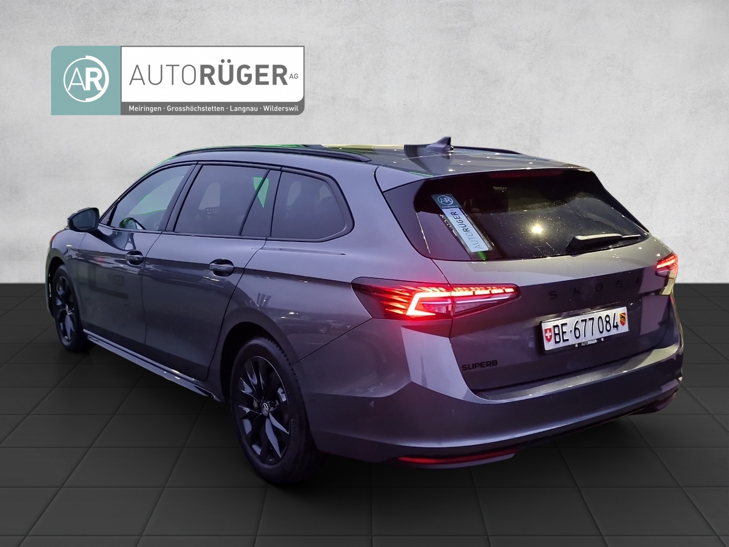 SKODA Superb Combi 2.0 TSI Sportline 4x4 DSG-image-3