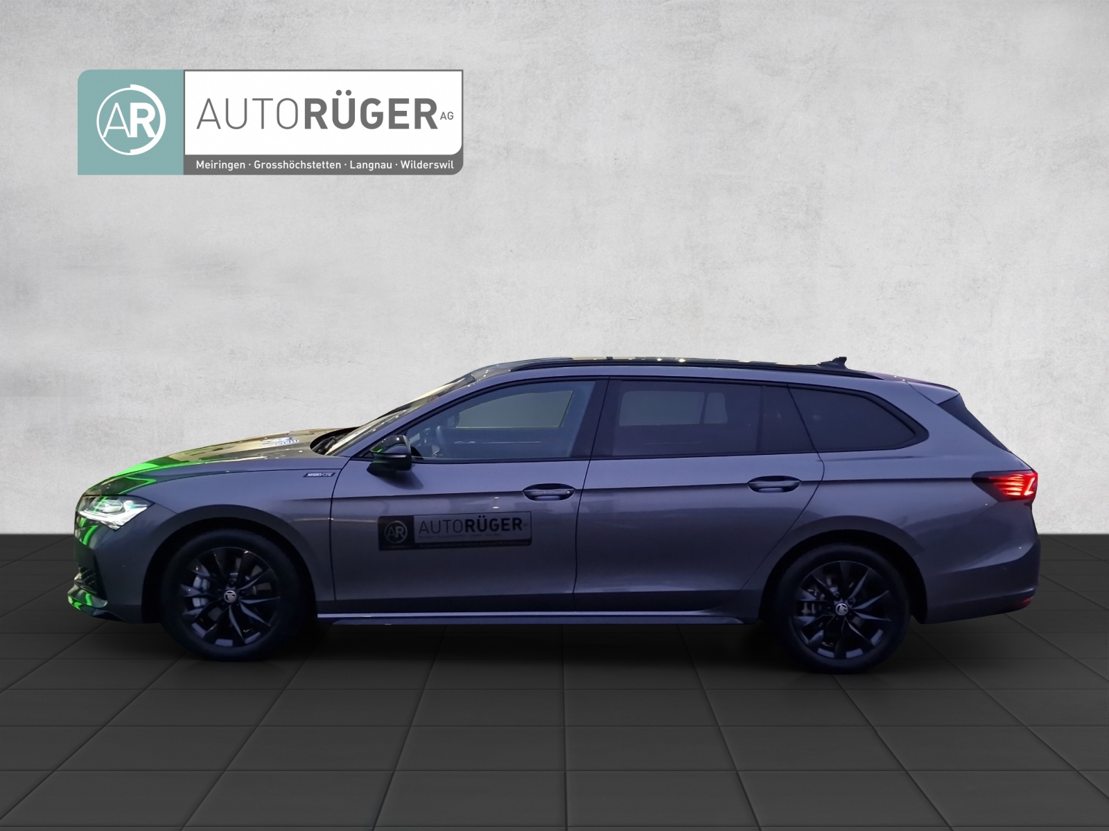 SKODA Superb Combi 2.0 TSI Sportline 4x4 DSG-image-2