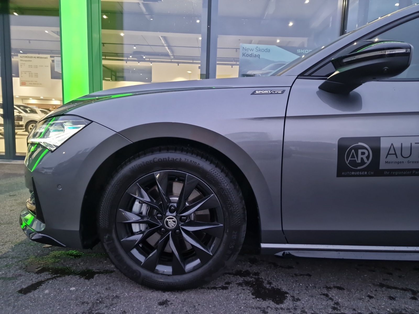 SKODA Superb Combi 2.0 TSI Sportline 4x4 DSG-image-11