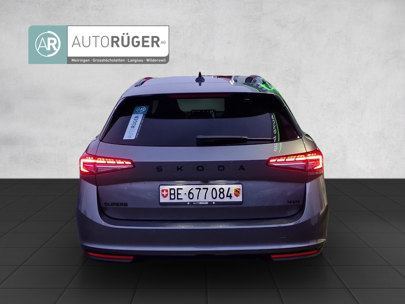SKODA Superb Combi 2.0 TSI Sportline 4x4 DSG-image-4