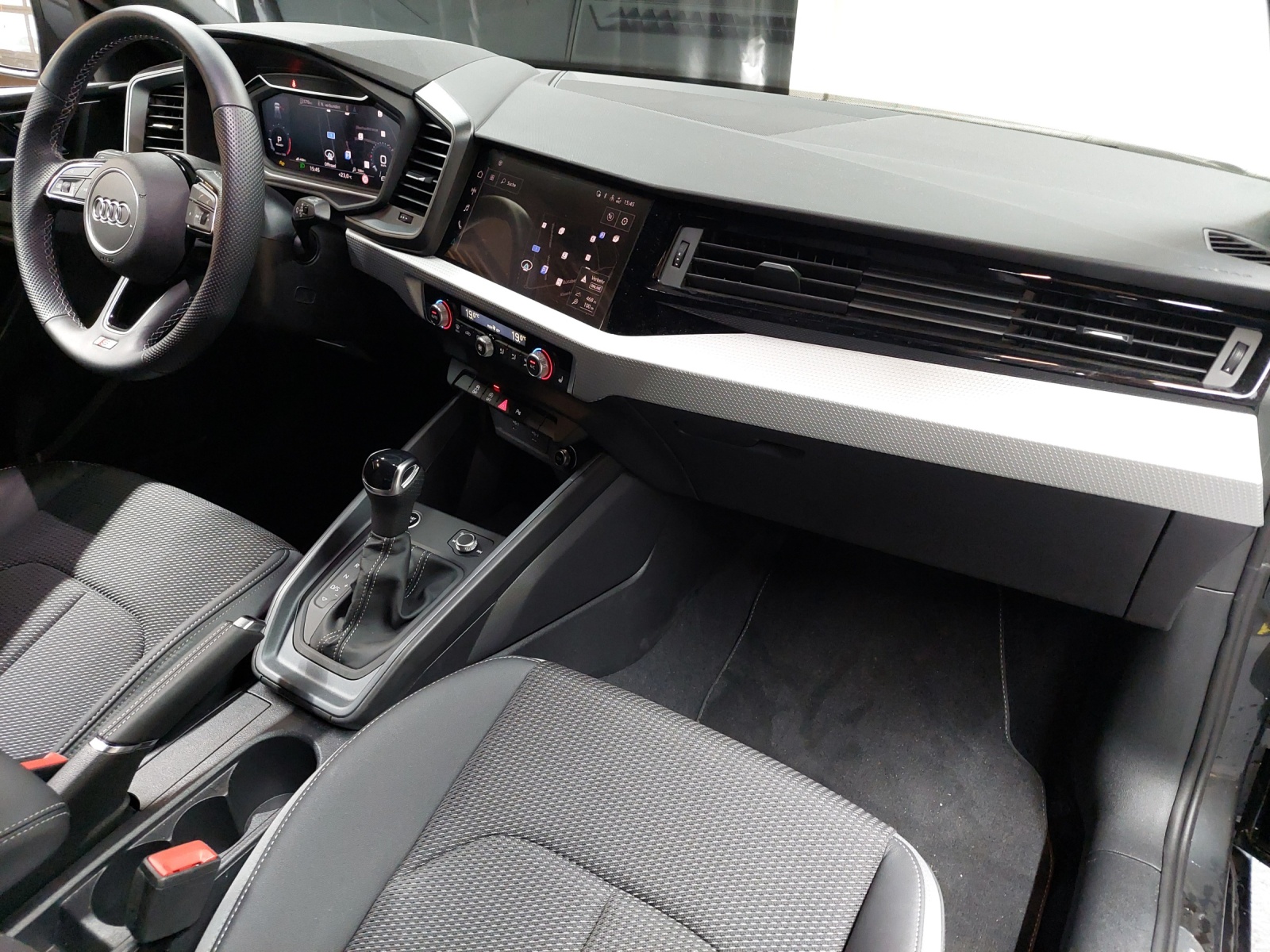 AUDI A1 Sportback 35 TFSI S-tronic-image-9