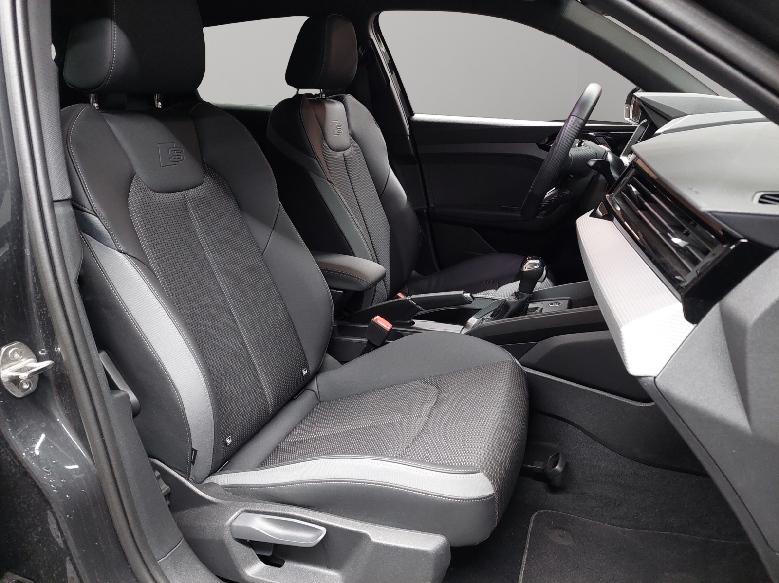 AUDI A1 Sportback 35 TFSI S-tronic-image-8