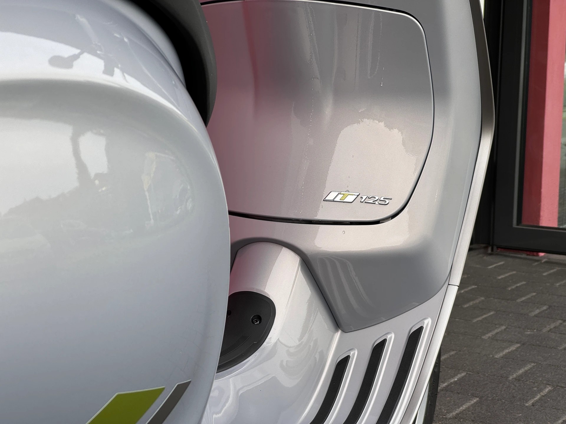 PIAGGIO Vespa 125 Primavera Tech ABS-showroom-element-1