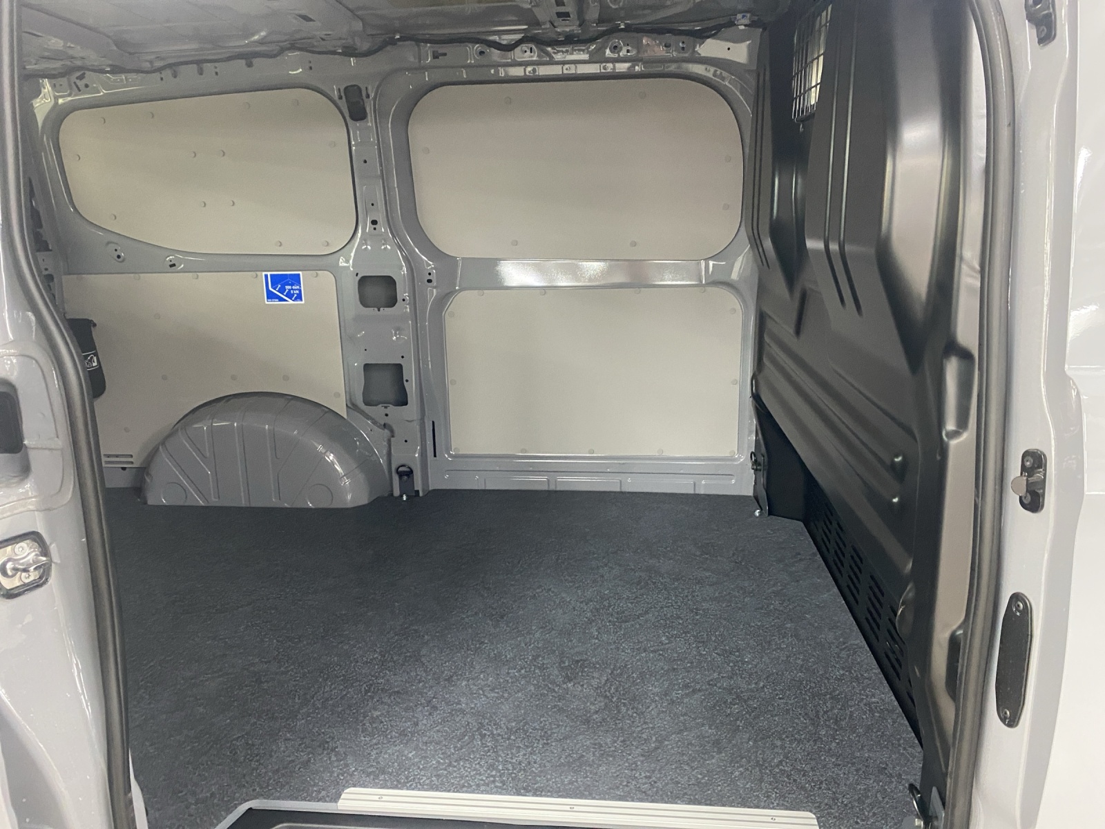 VW e-Transporter 70 kWh-image-11
