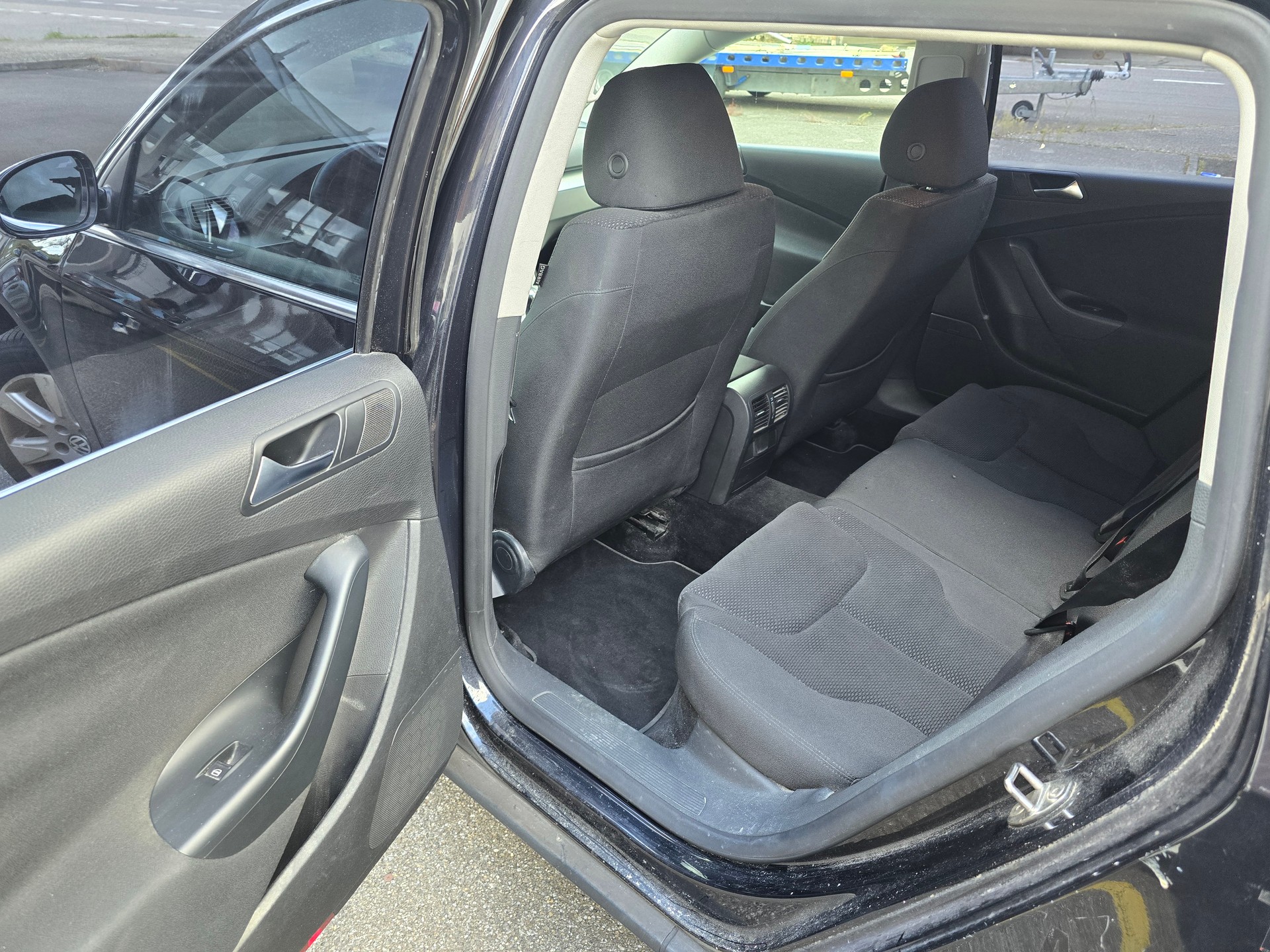 VW Passat Variant 2.0 TDI Value DSG-image-7