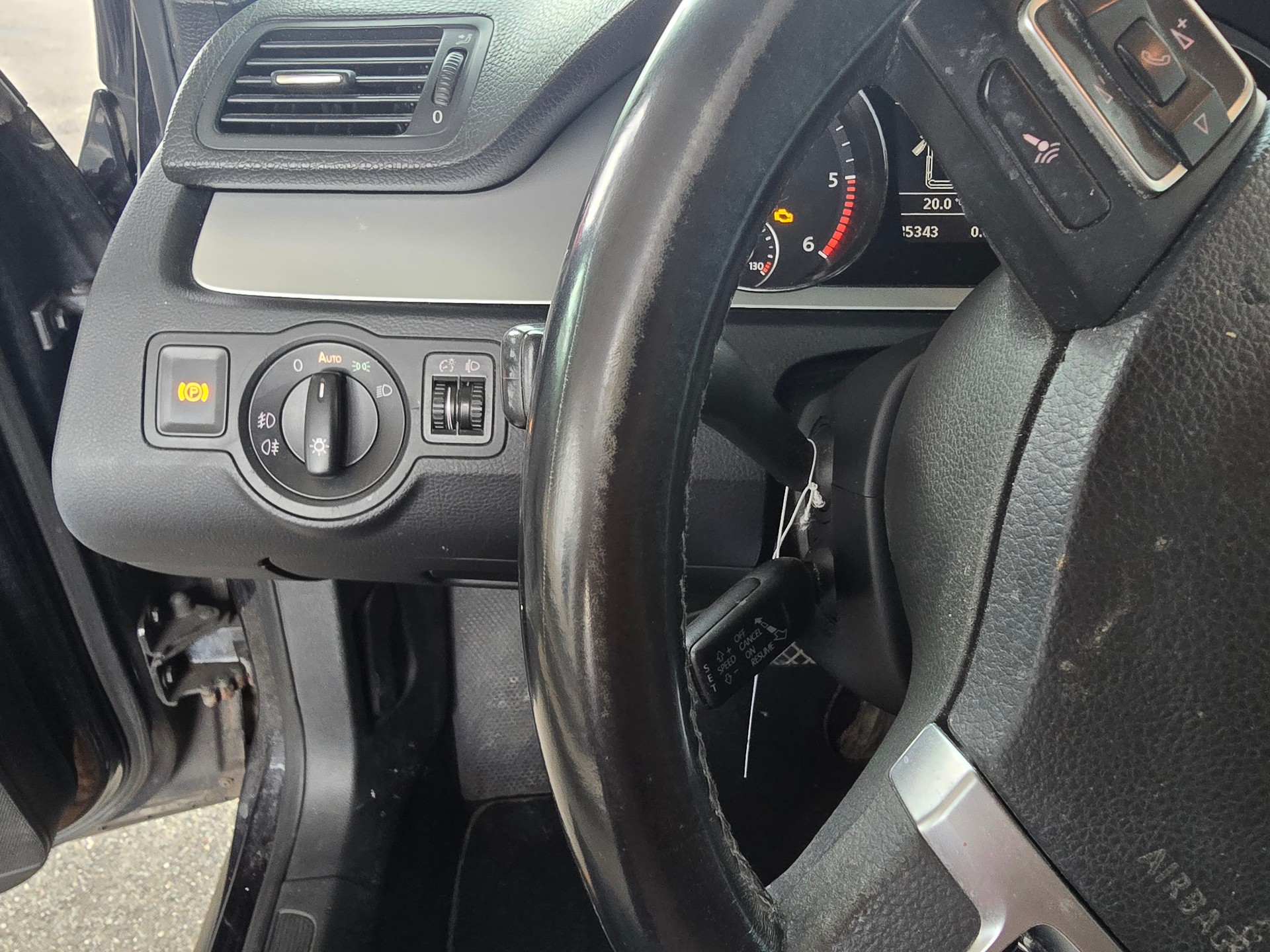 VW Passat Variant 2.0 TDI Value DSG-image-12