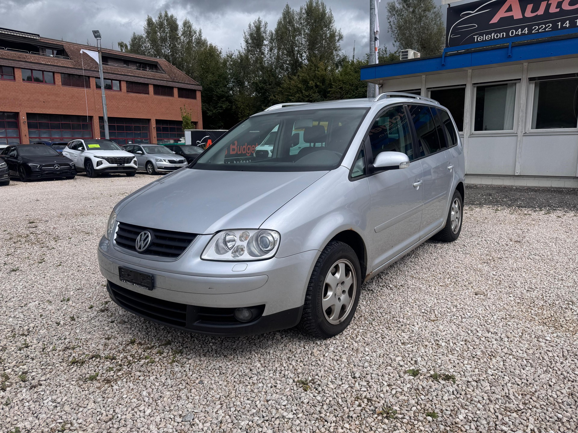 VW Touran 1.6 FSI Trendline-image-1