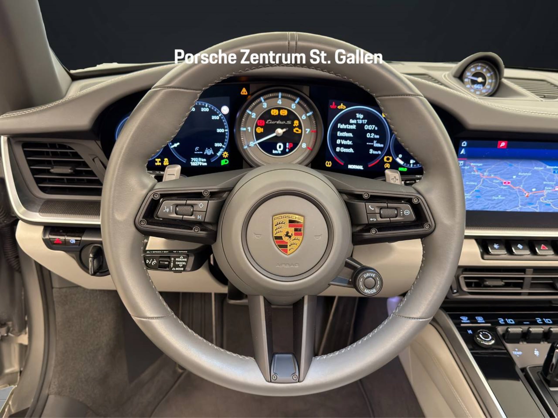 PORSCHE 911 Turbo S Cabriolet-image-12
