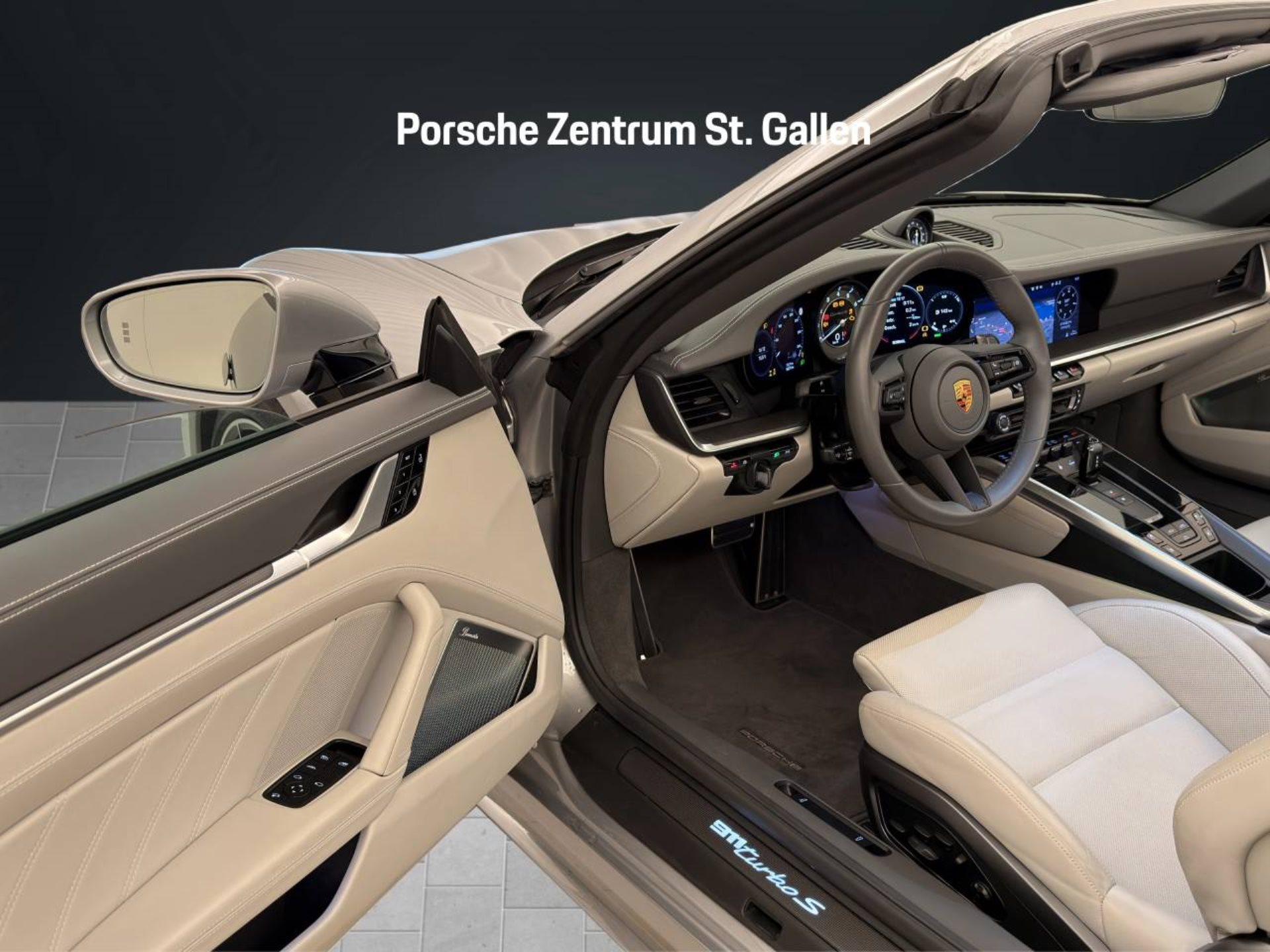 PORSCHE 911 Turbo S Cabriolet-image-3