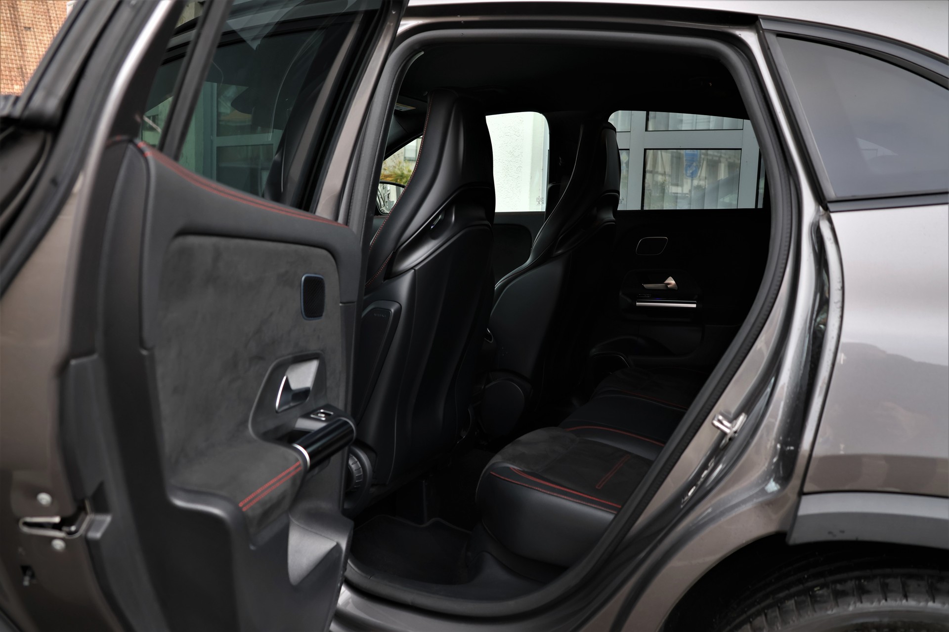 MERCEDES-BENZ GLA 35 AMG 4Matic 8G-Speedshift DCT (CH)-image-10
