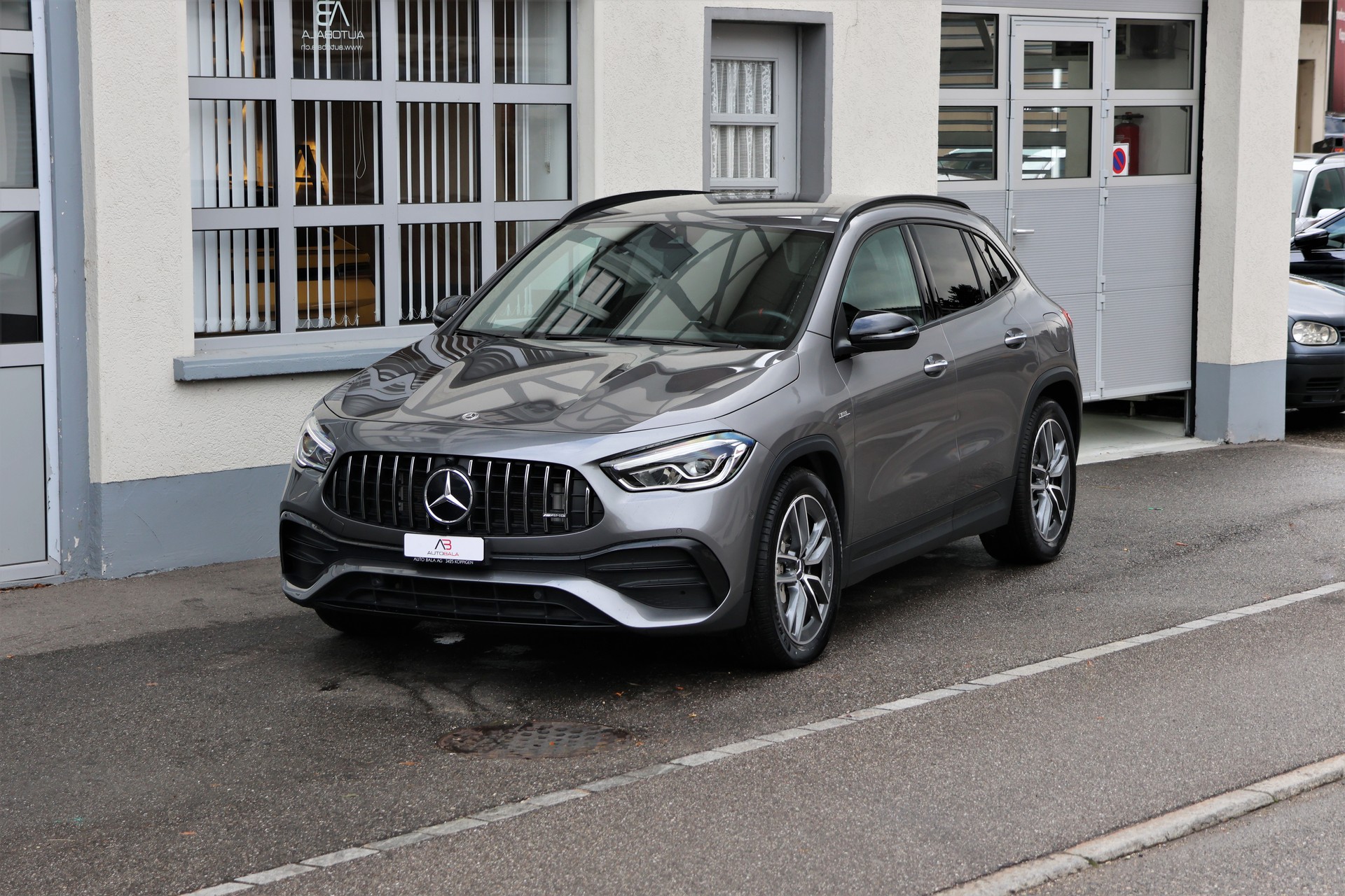 MERCEDES-BENZ GLA 35 AMG 4Matic 8G-Speedshift DCT (CH)-image-0