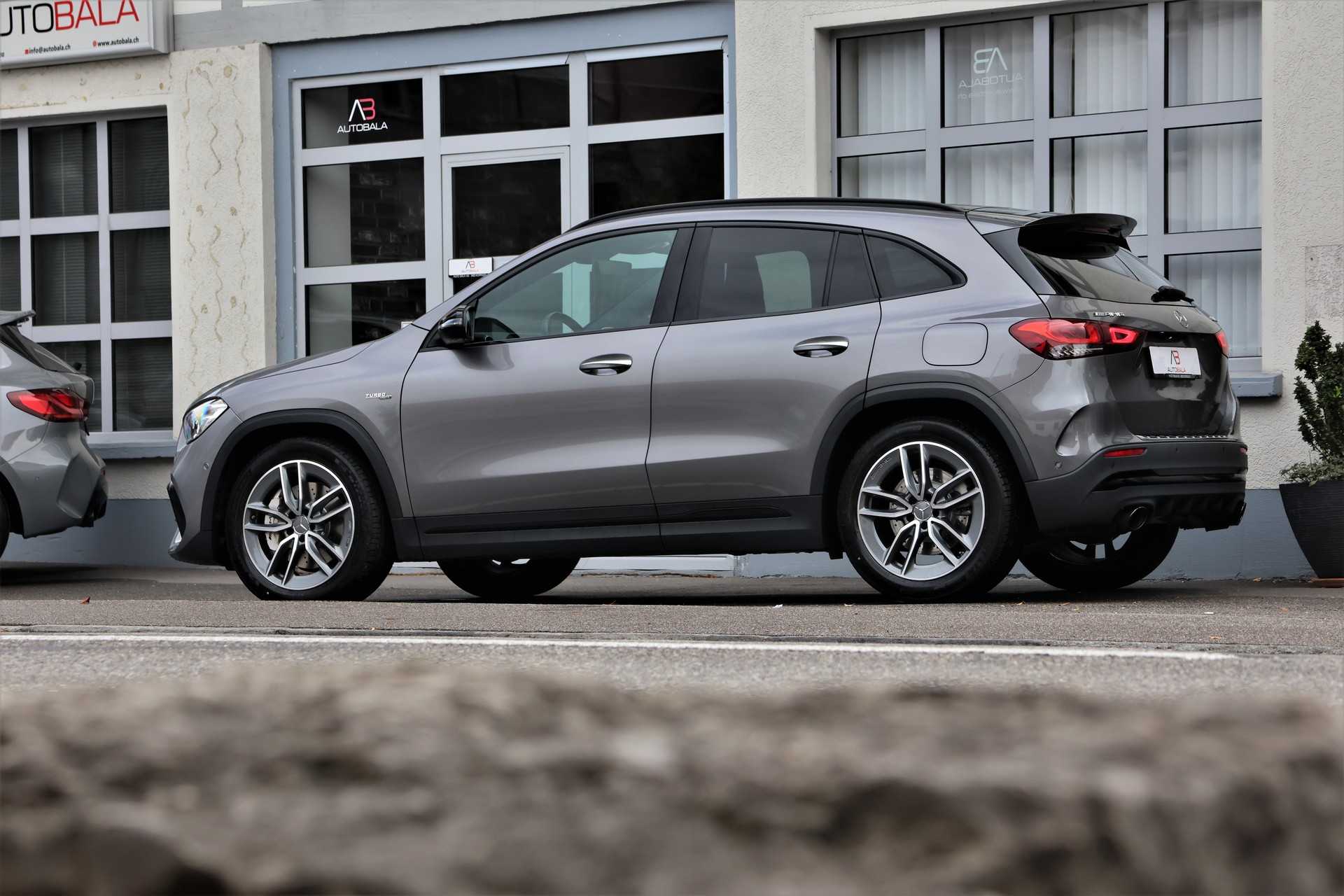 MERCEDES-BENZ GLA 35 AMG 4Matic 8G-Speedshift DCT (CH)-image-3