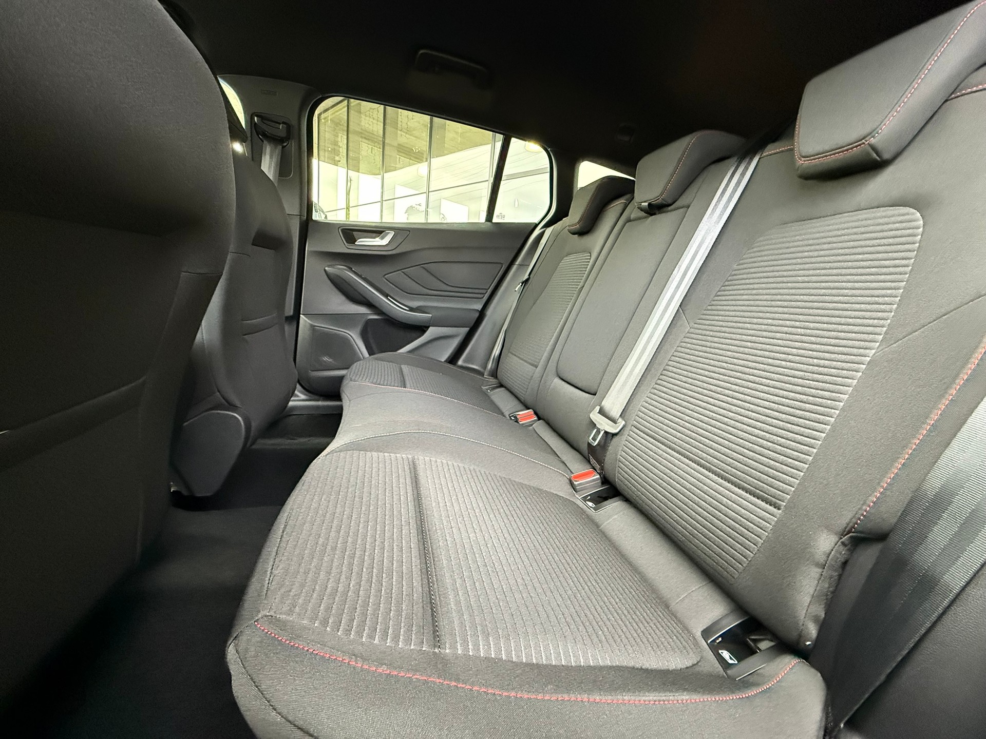 FORD Focus 1.5 EcoBlue TDCi ST-Line X Automatic-image-7